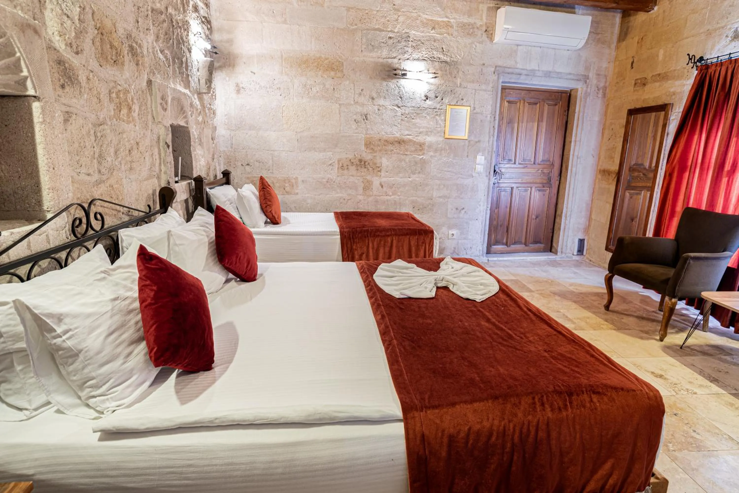 Bed in Dervish Cave House & Restaurant