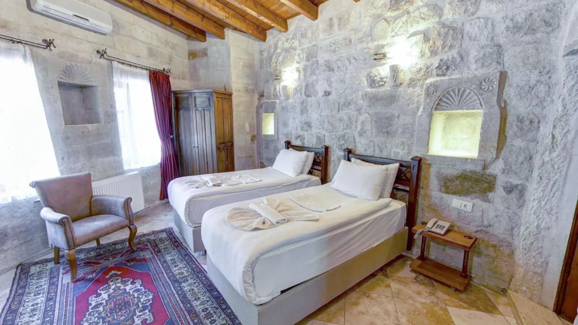 Deluxe Twin Room in Dervish Cave House & Restaurant Deluxe Twin Room in Dervish Cave House & Restaurant