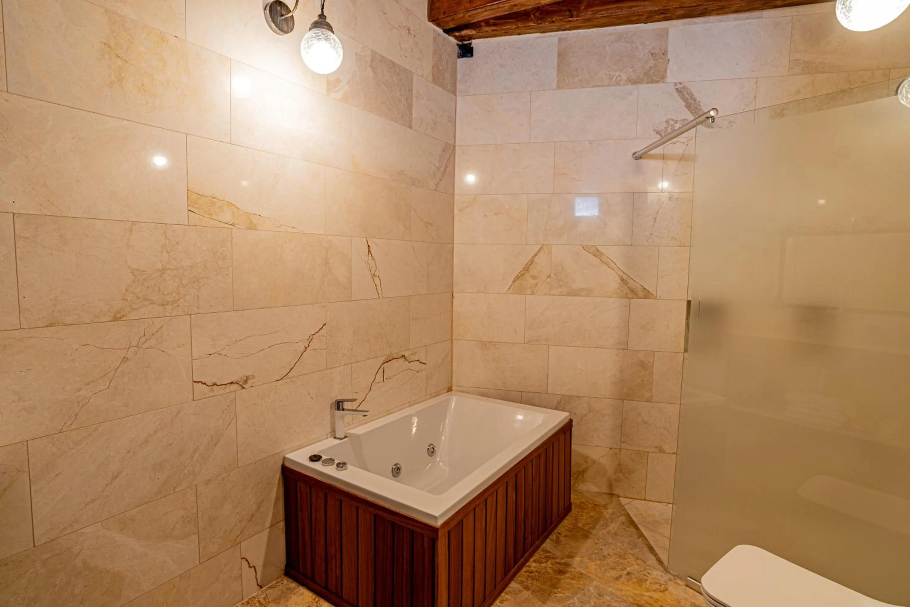 Shower in Dervish Cave House & Restaurant