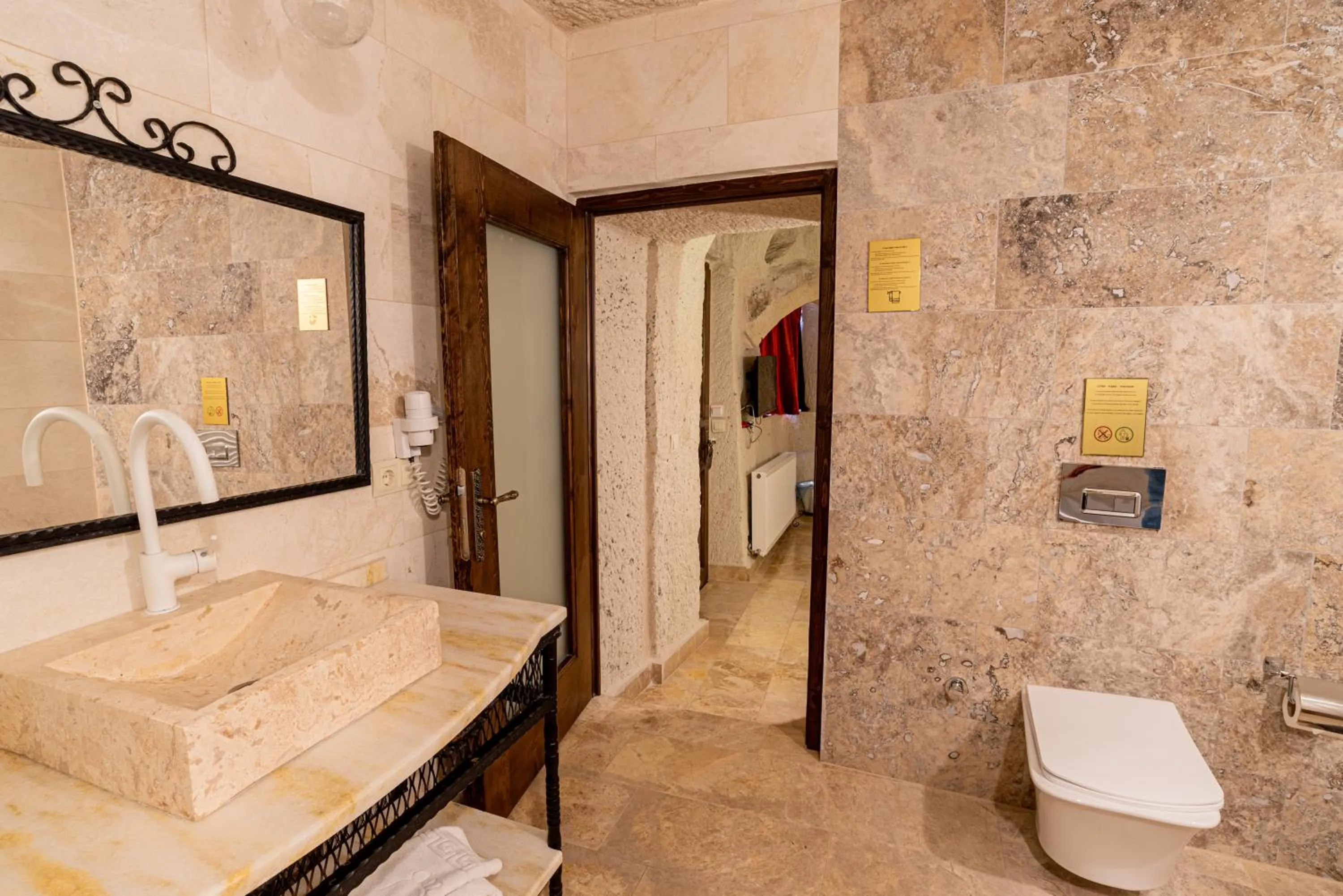 Toilet in Dervish Cave House & Restaurant