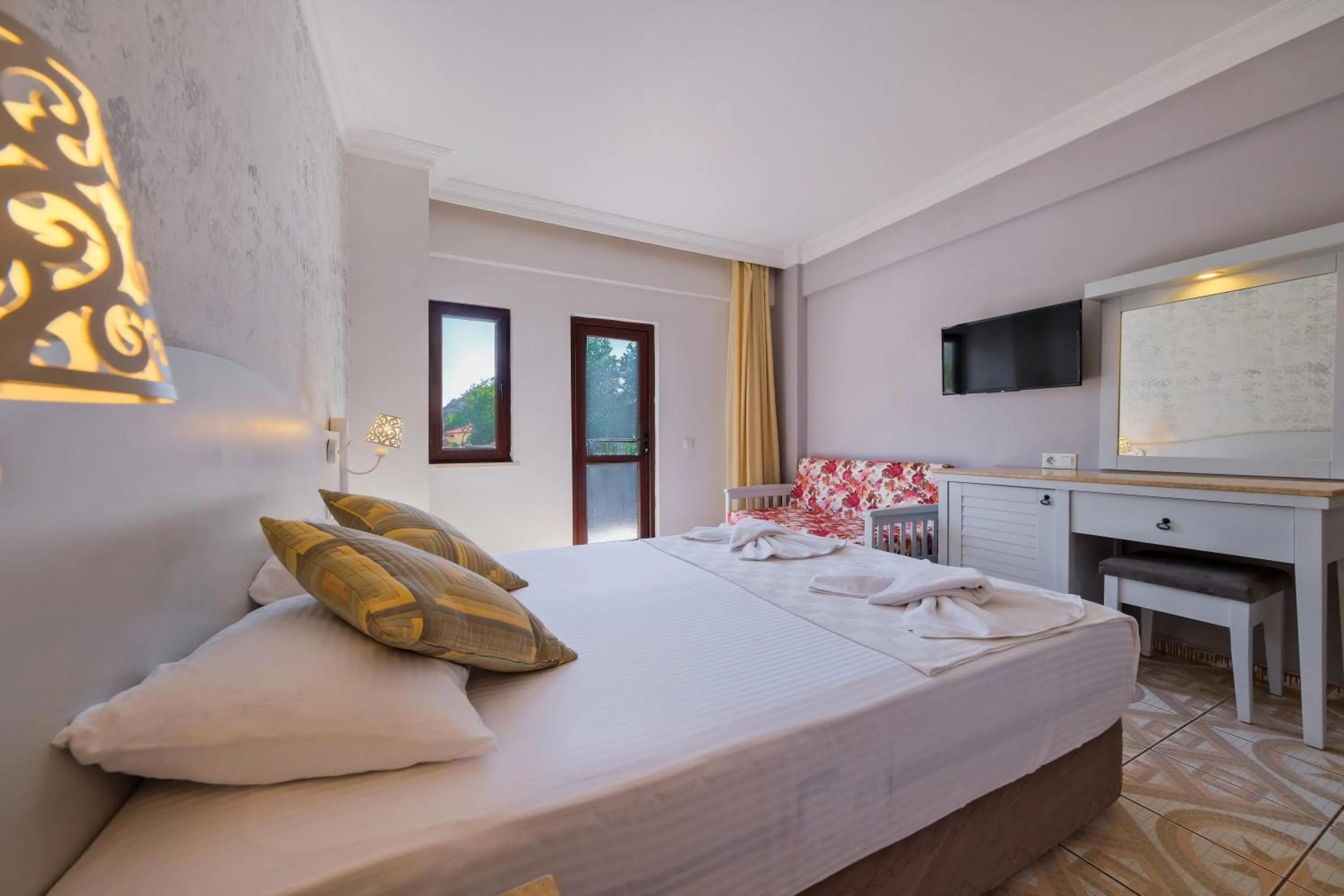 TV and multimedia in Majestic Hotel