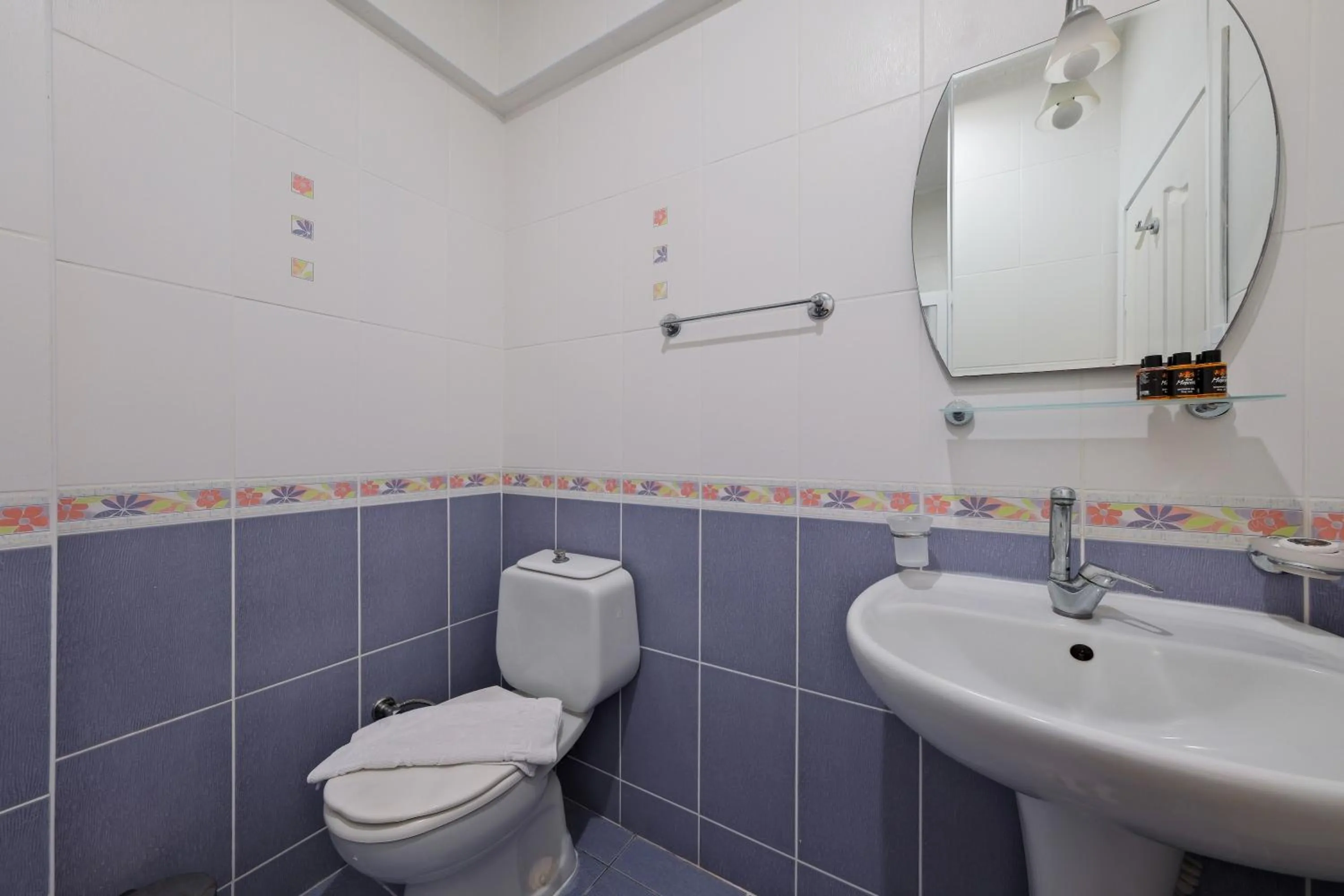 Shower in Majestic Hotel