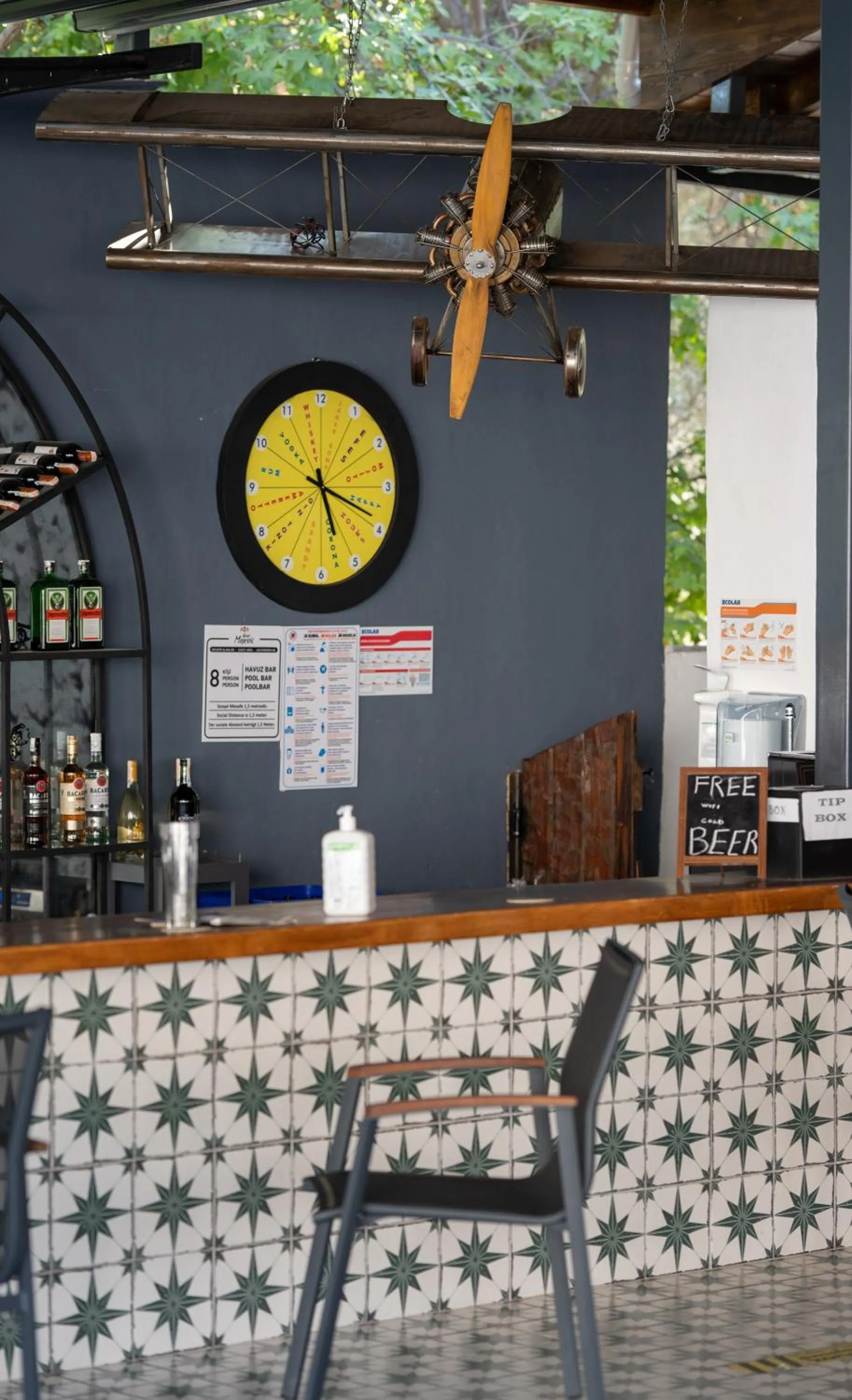 Lounge or bar in Majestic Hotel