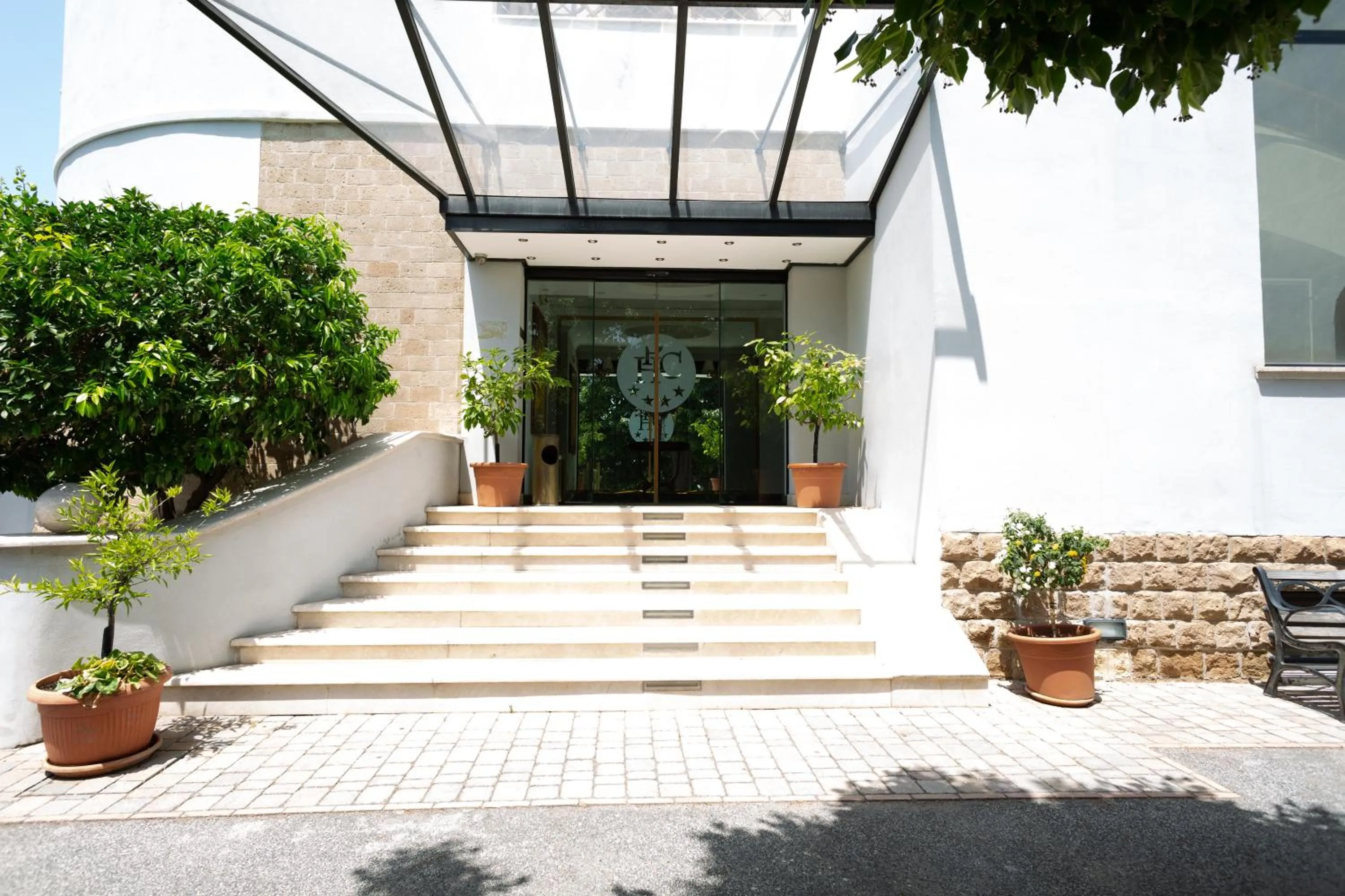 Facade/entrance in Cervara Park Hotel