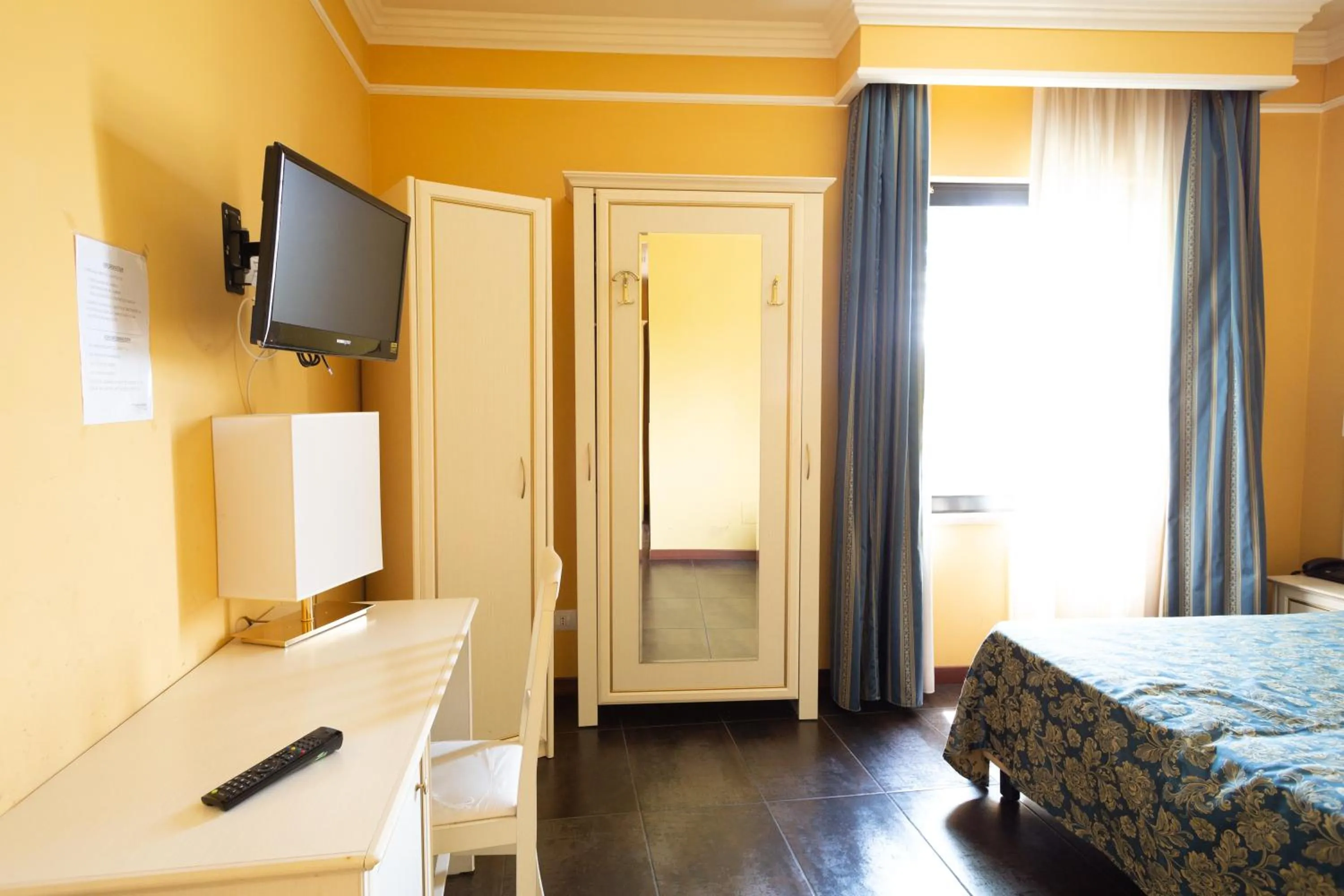 TV and multimedia, Bed in Cervara Park Hotel