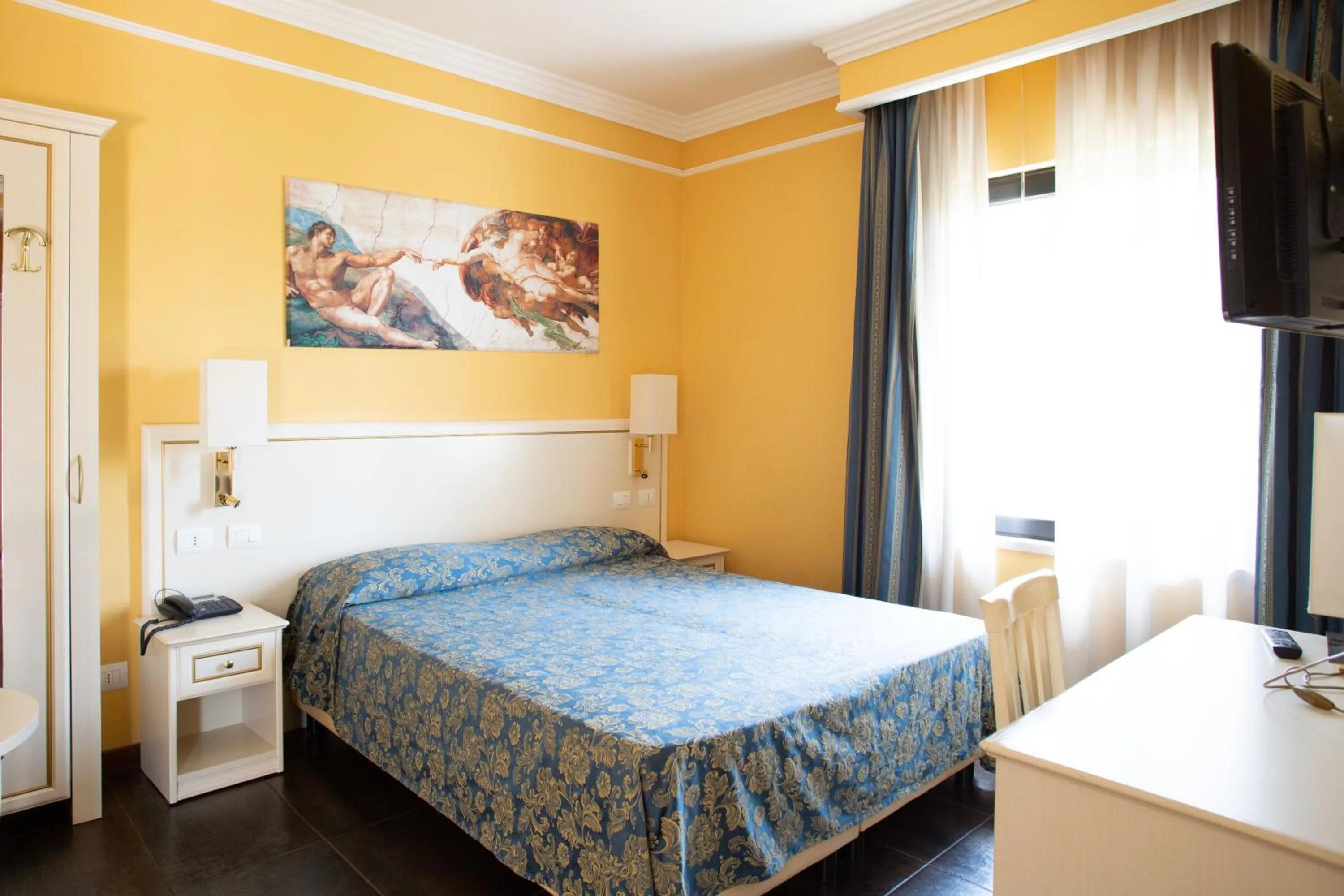 Bed in Cervara Park Hotel