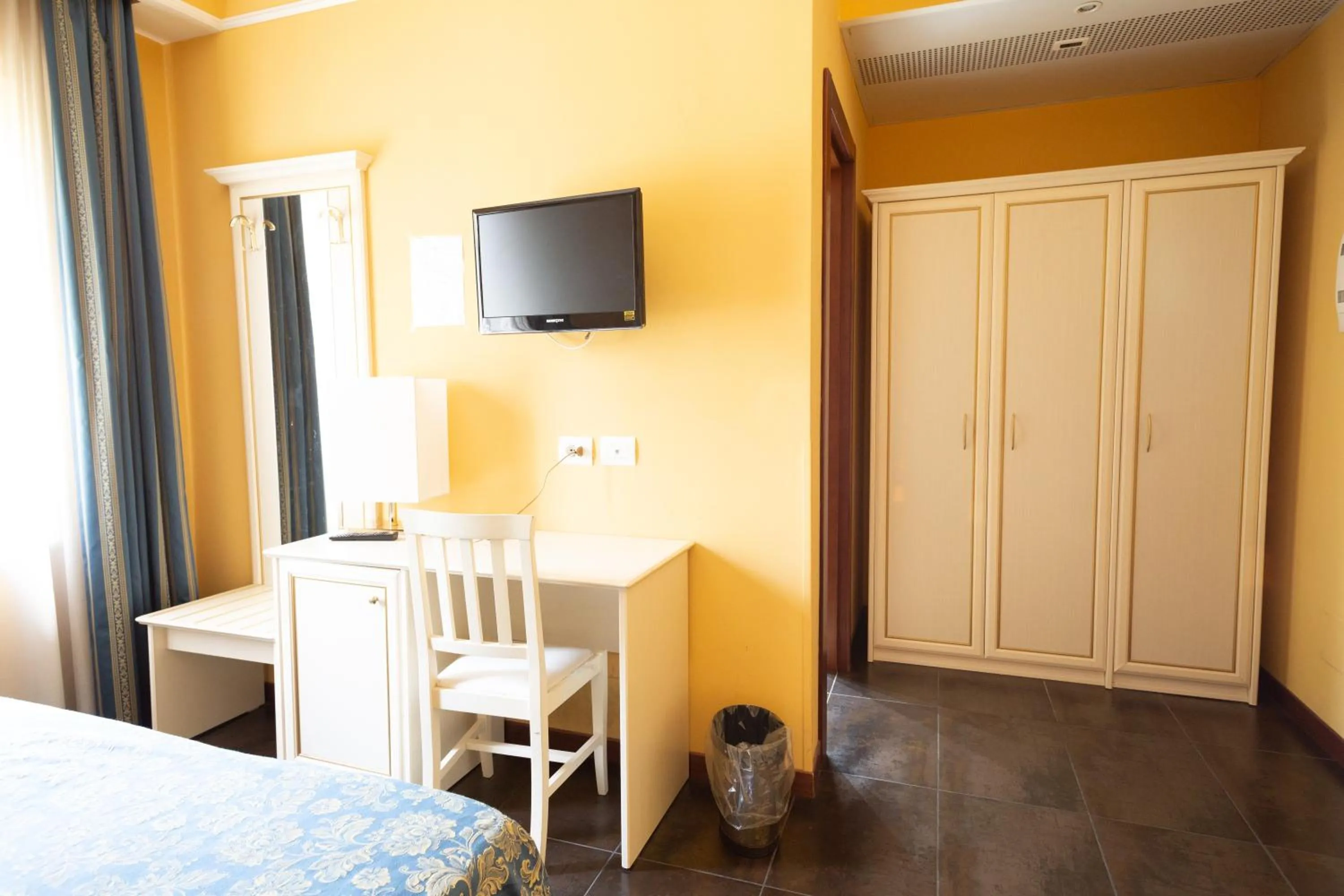 TV and multimedia, Bed in Cervara Park Hotel