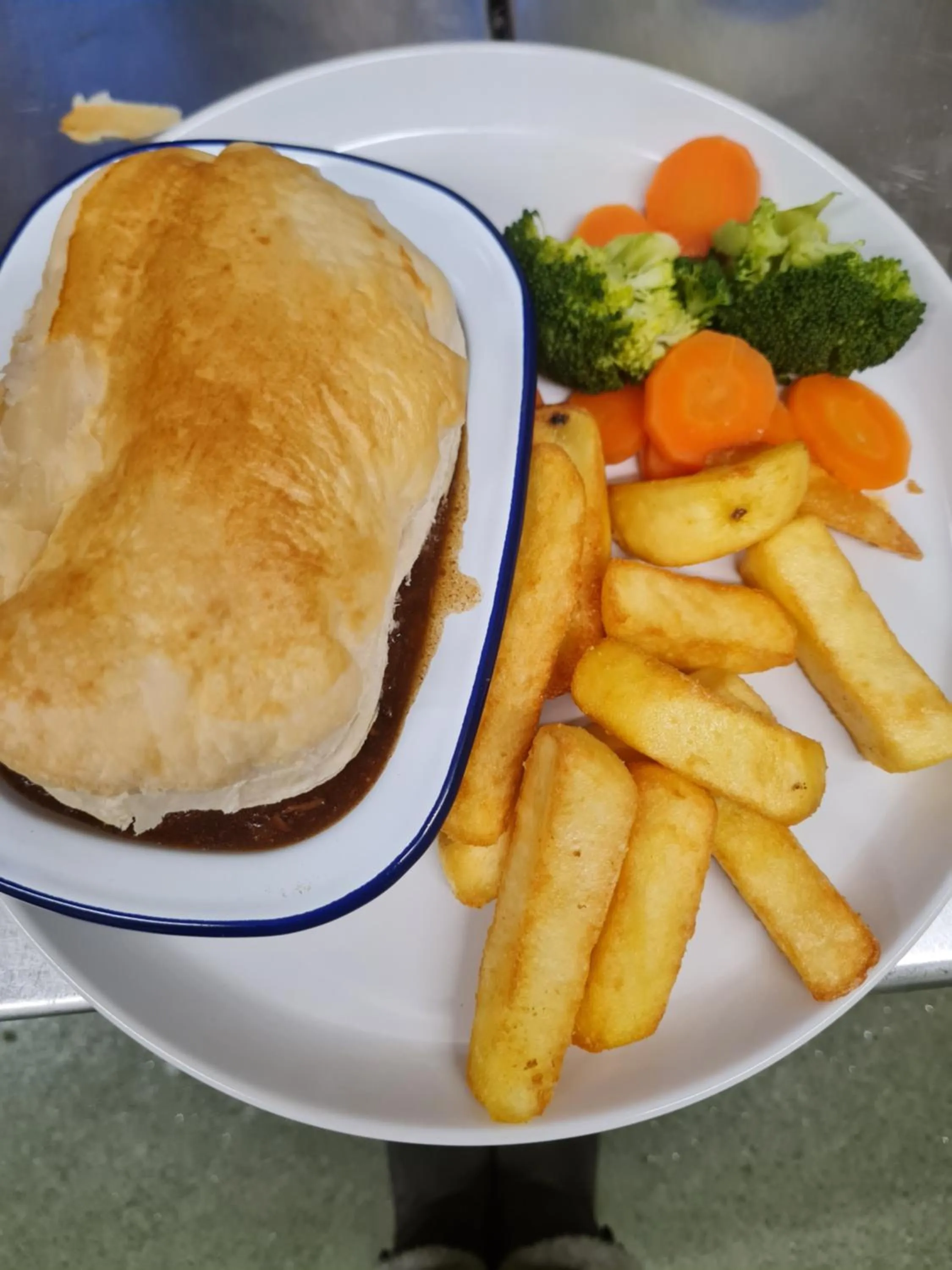 Restaurant/places to eat in Victoria Hotel