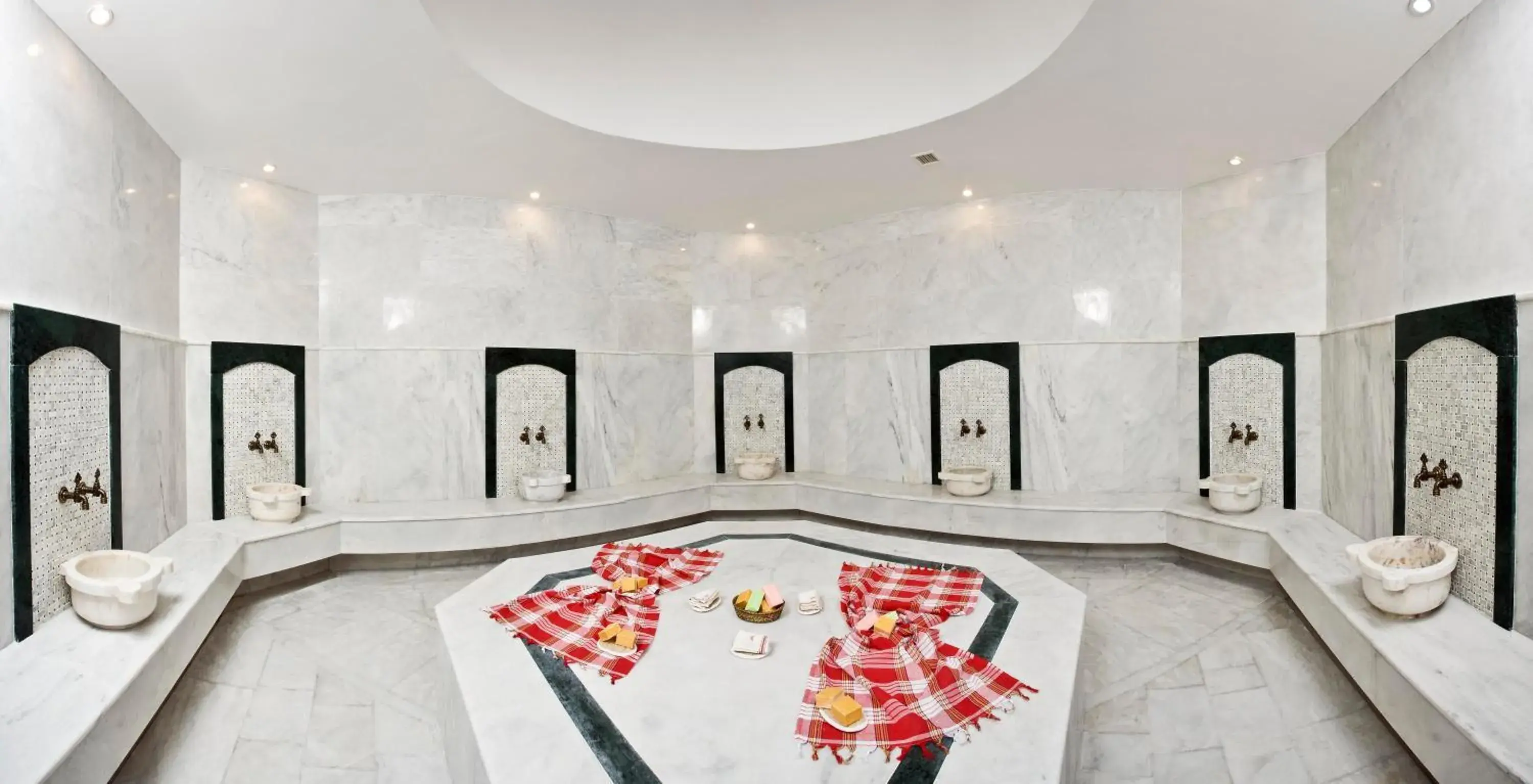 Spa and wellness centre/facilities, Bed in Anemon Grand Malatya Otel Spa and wellness centre/facilities, Bed in Anemon Grand Malatya Otel