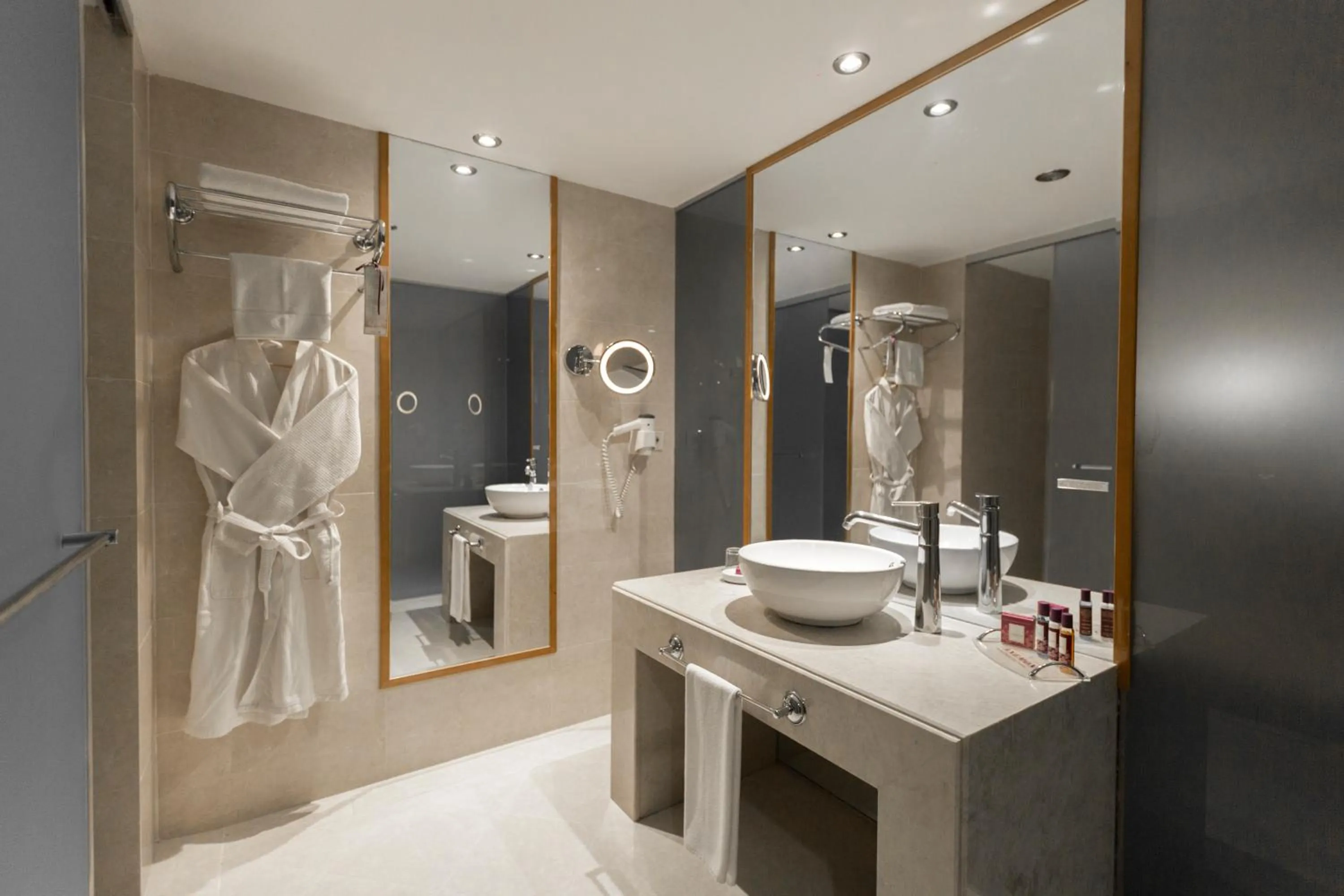 Bathroom in Anemon Grand Denizli Otel