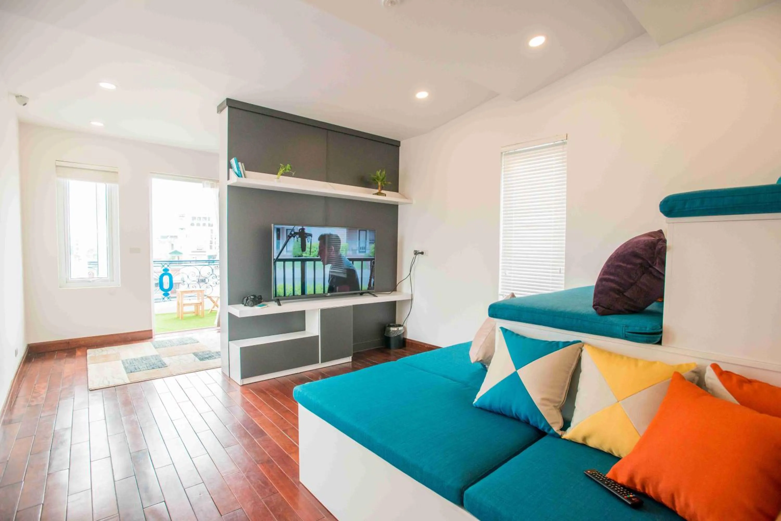 Communal lounge/ TV room in Nexy Hostel