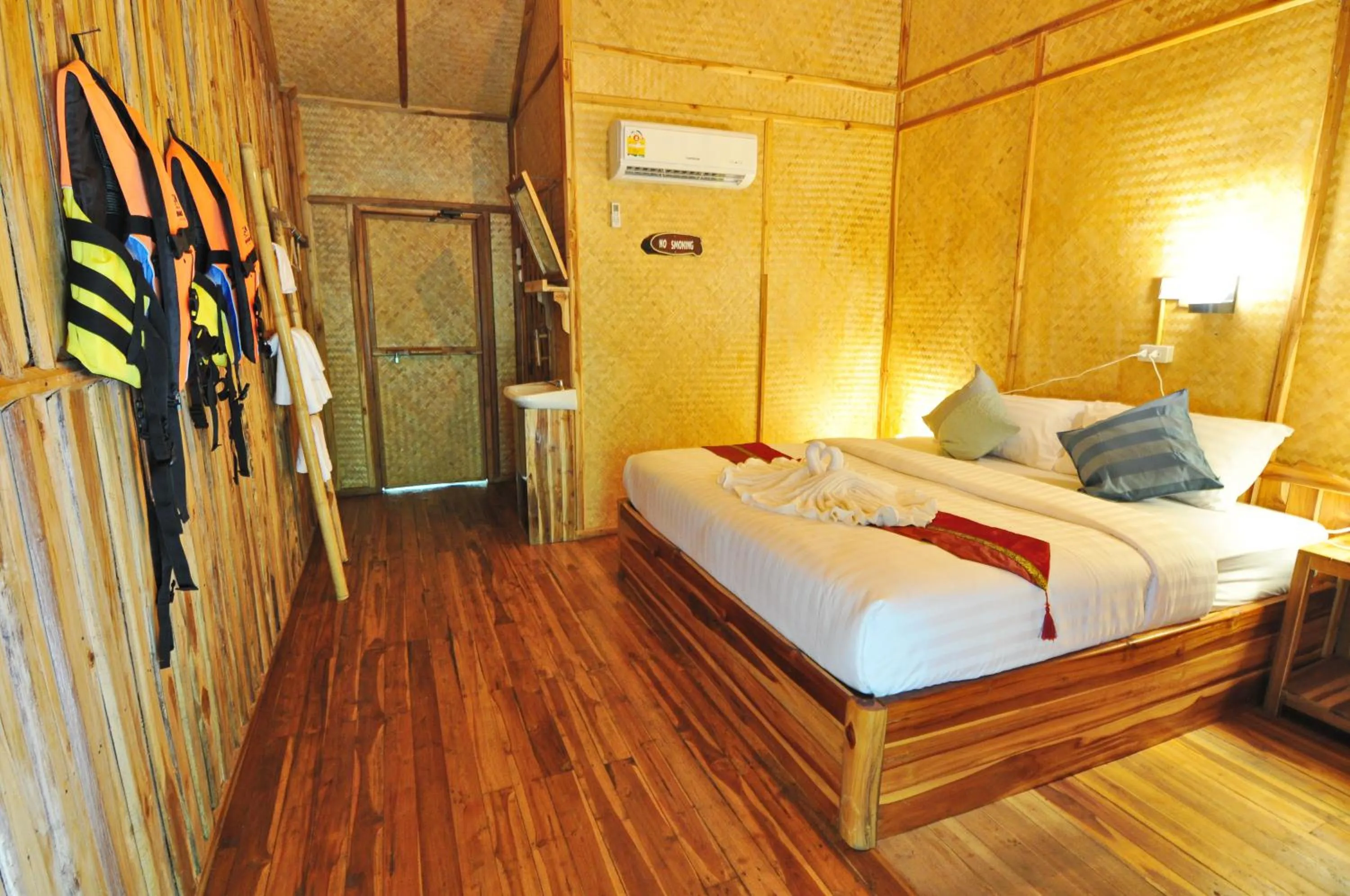 Bed in Mek Kiri Riverkwai Resort SHA