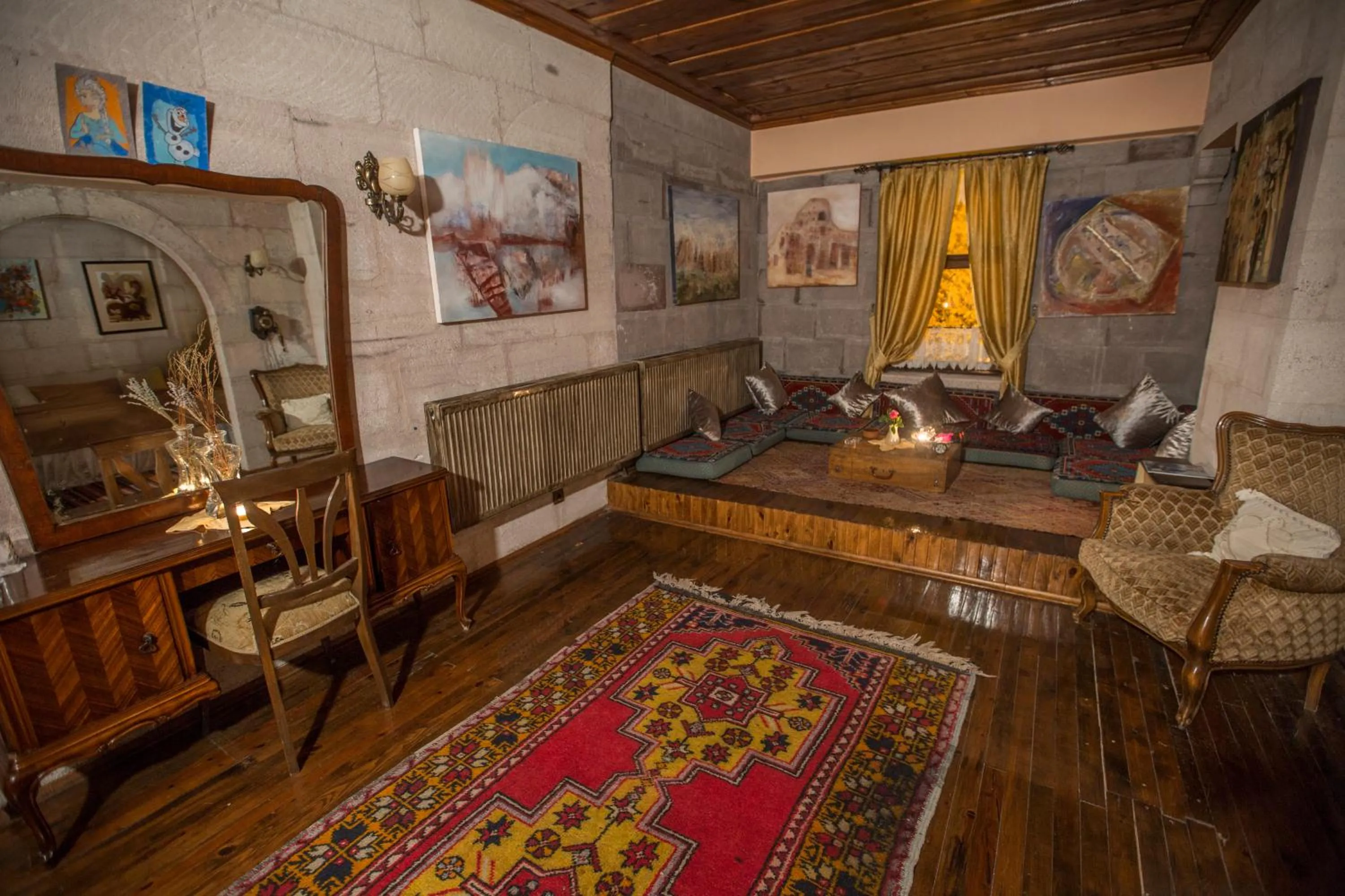 Living room, Bed in Karlık Evi Hotel - Special Category