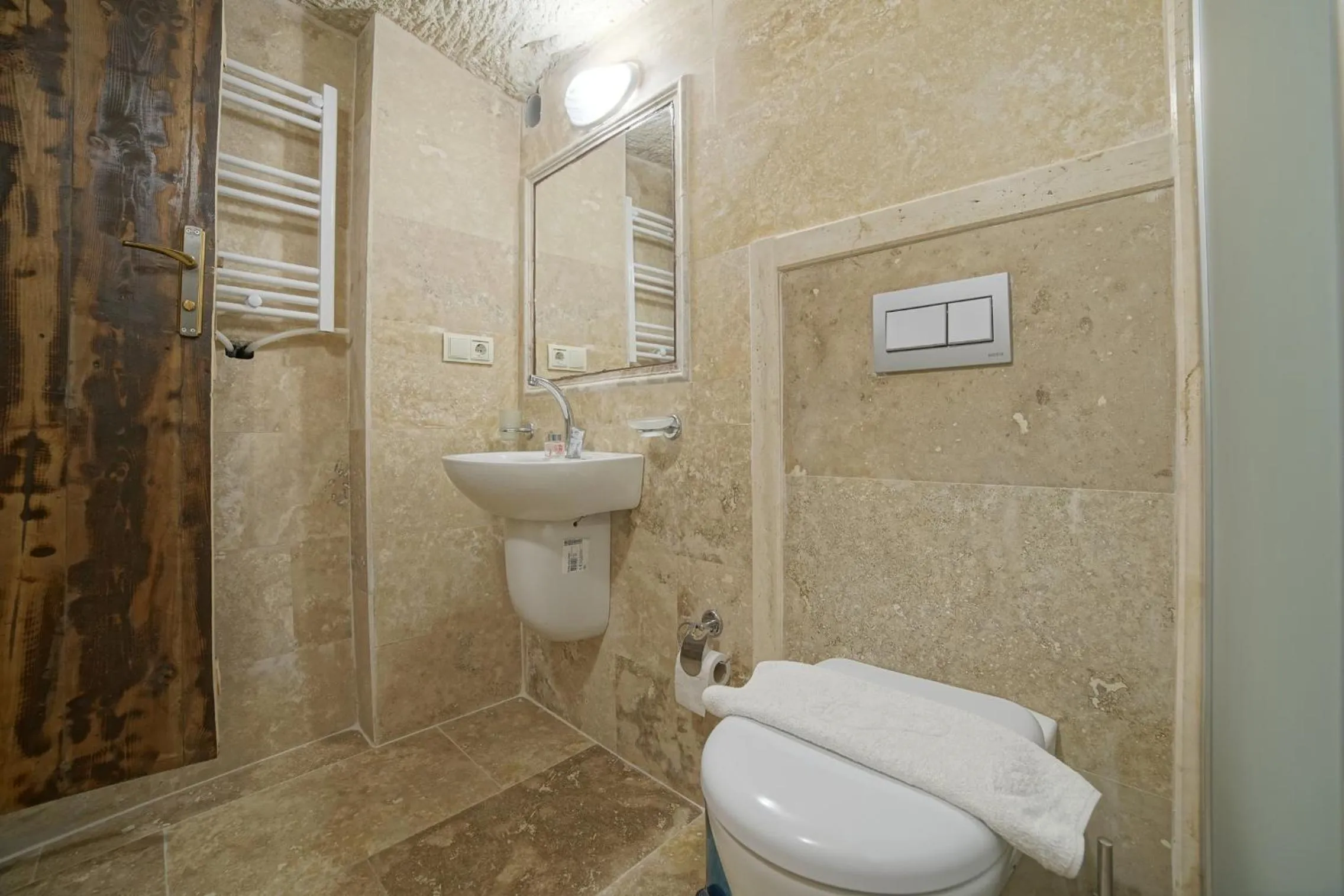 Toilet in Melek Cave Hotel