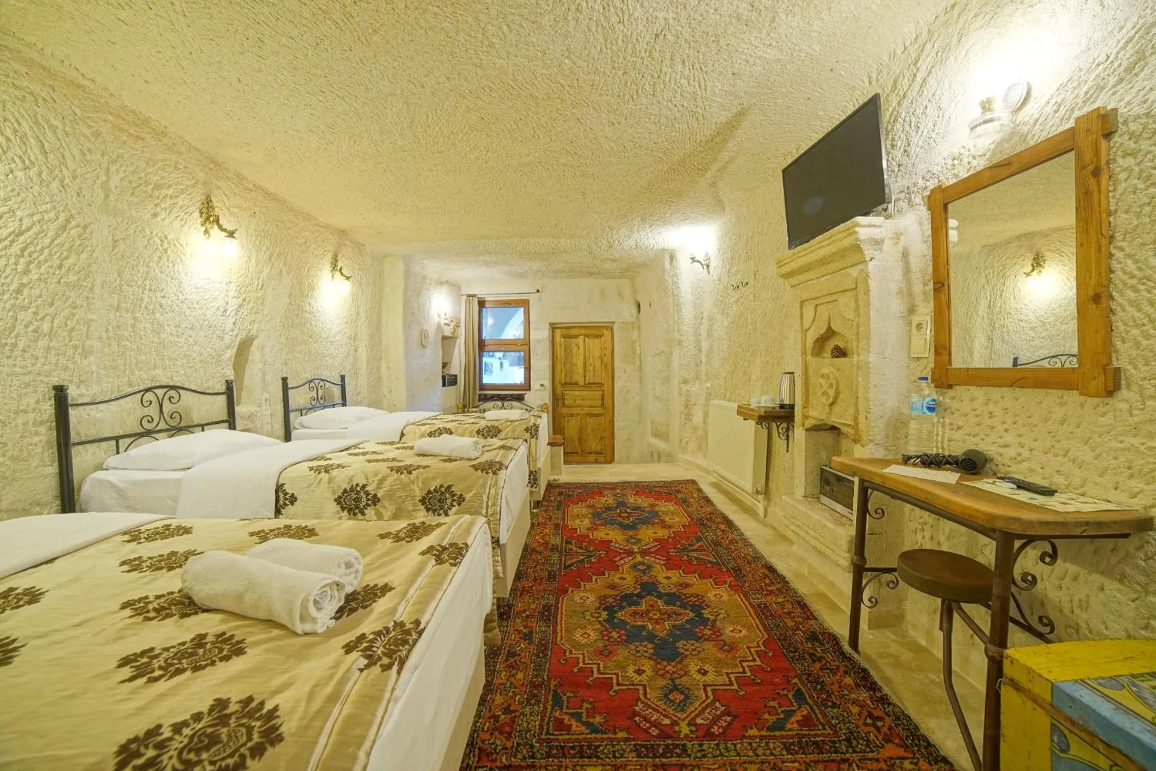 TV and multimedia, Bed in Melek Cave Hotel
