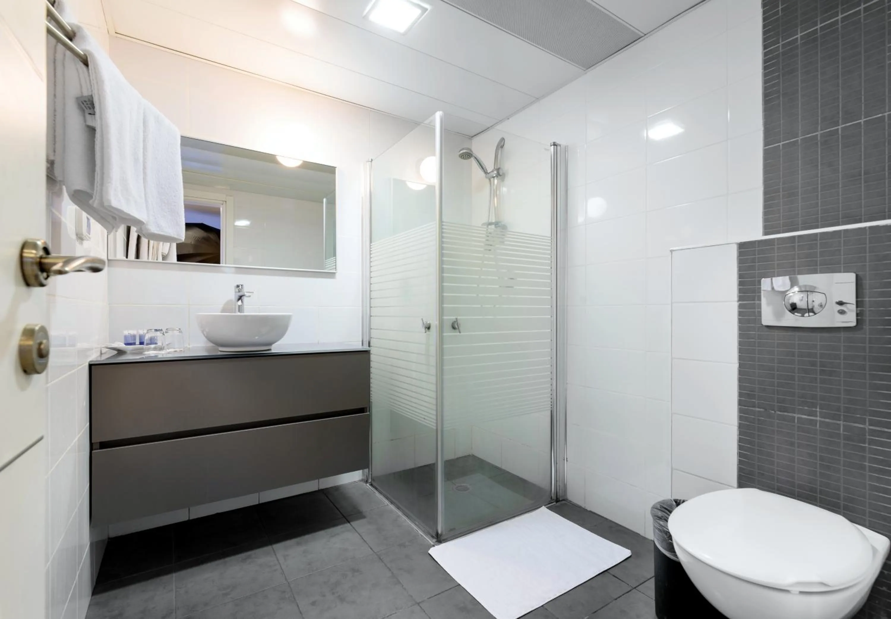 Bathroom in Sea Land Suites