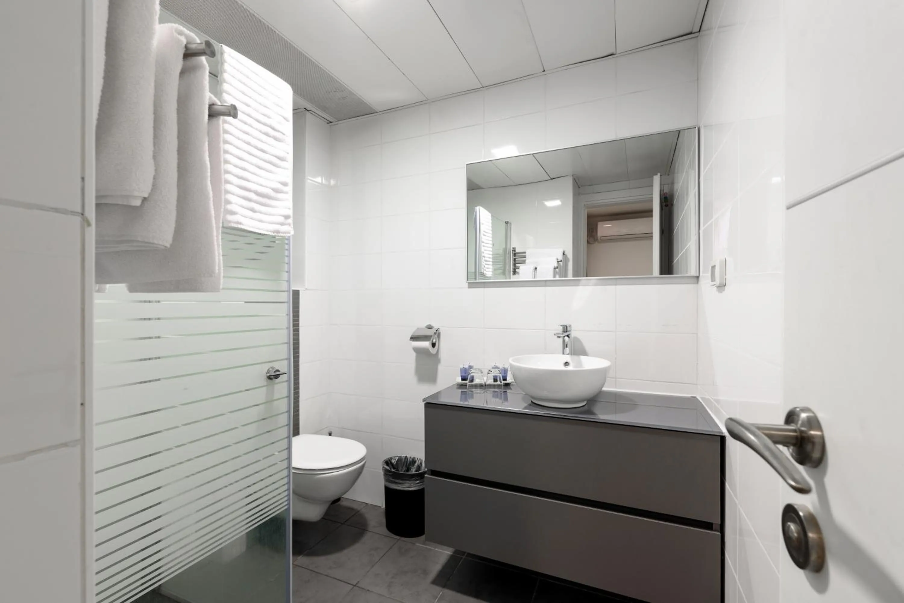 Bathroom in Sea Land Suites