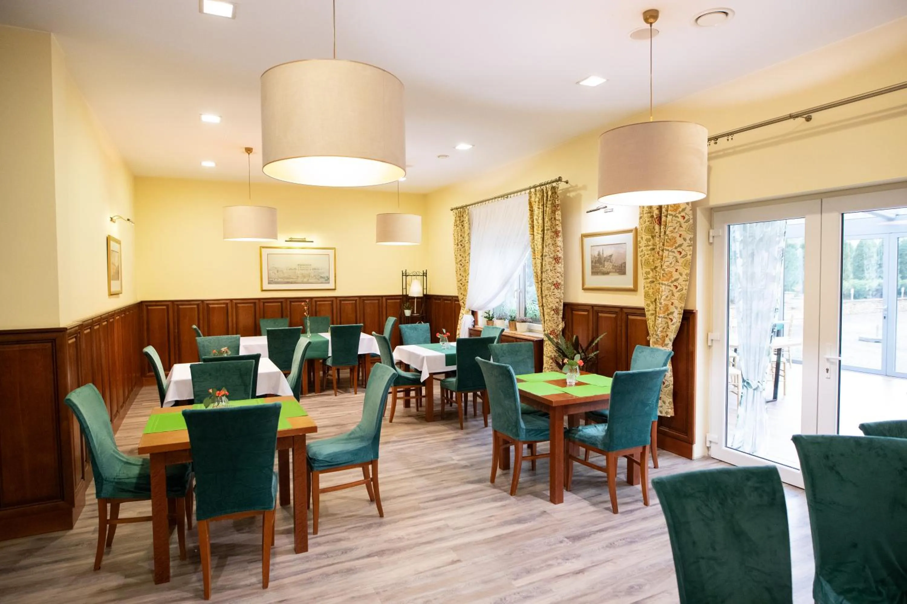 Restaurant/places to eat in Hotel Wilga by Katowice Airport