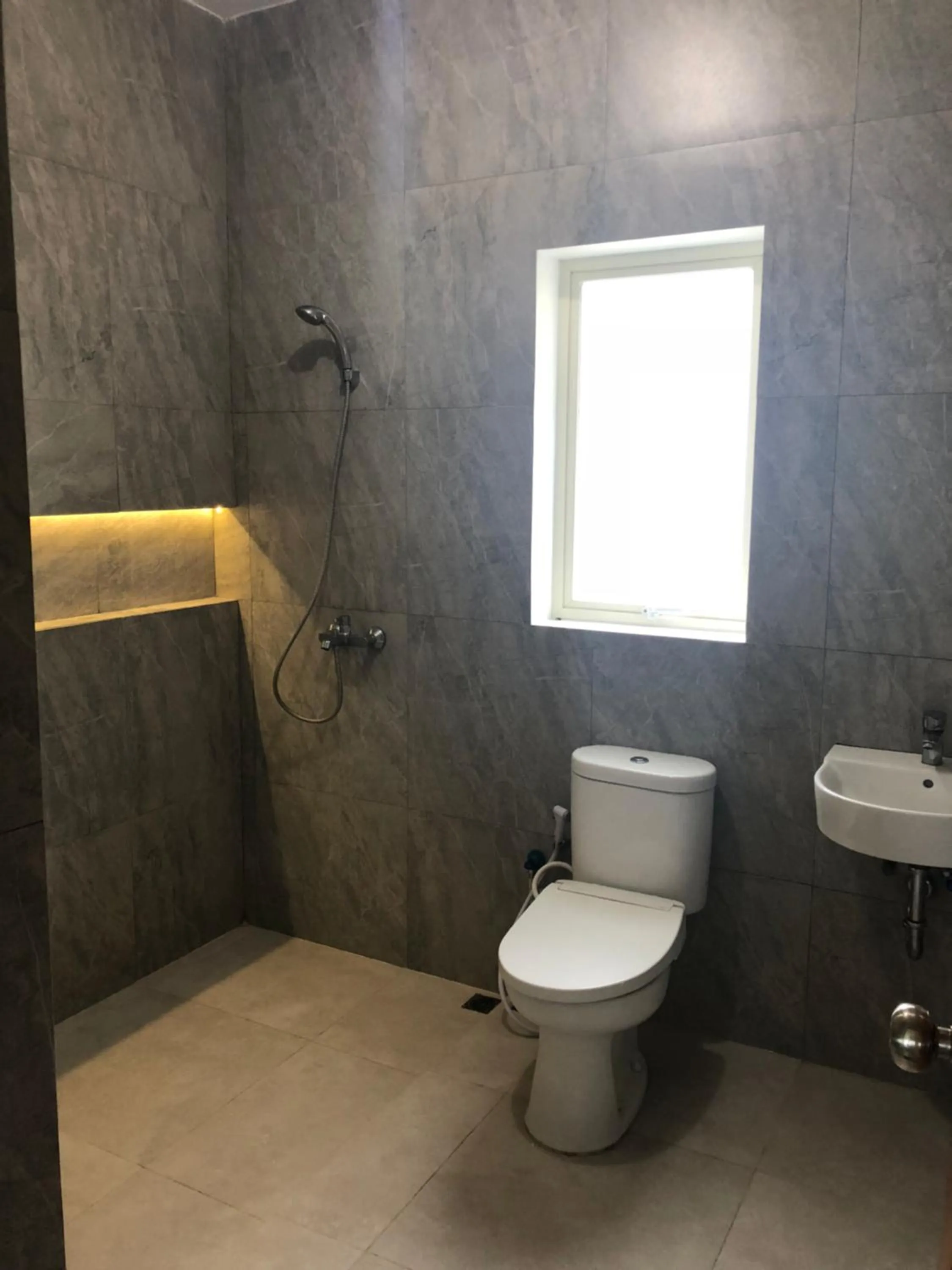 Shower in Vila Batu Bale-Bale