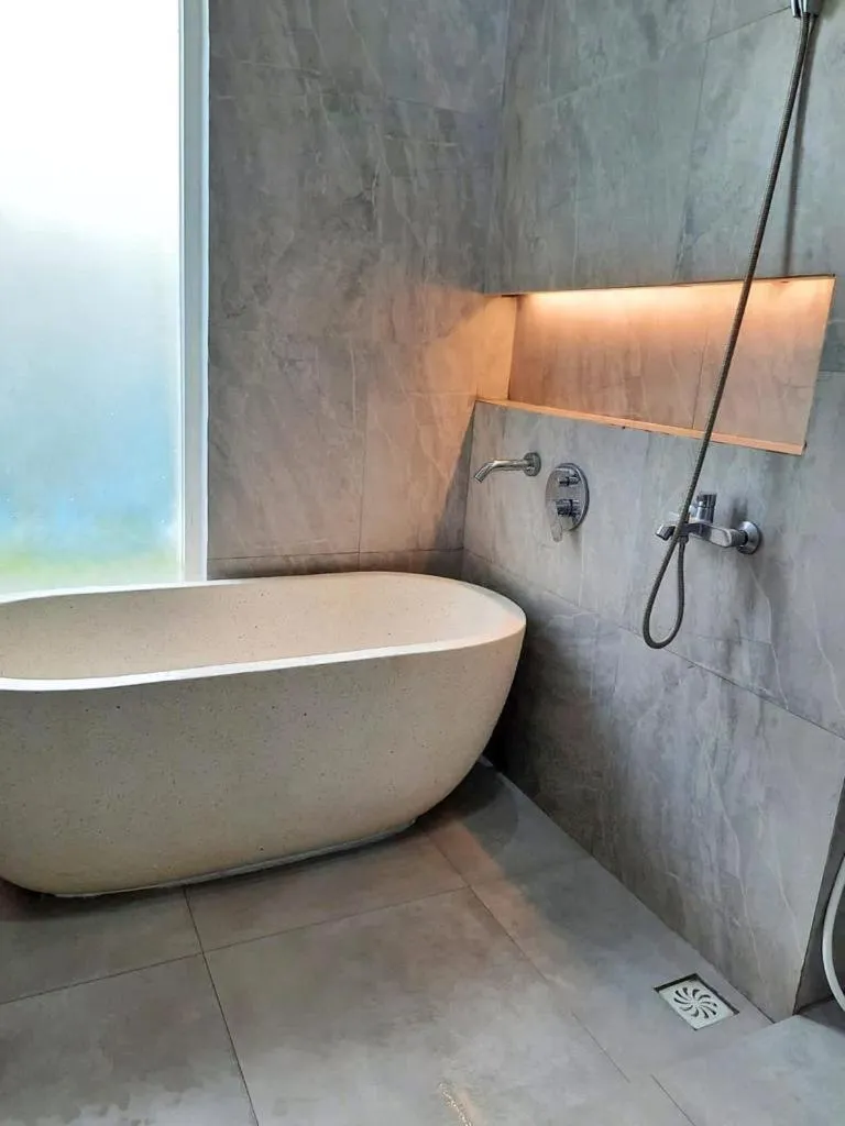 Bathroom in Vila Batu Bale-Bale