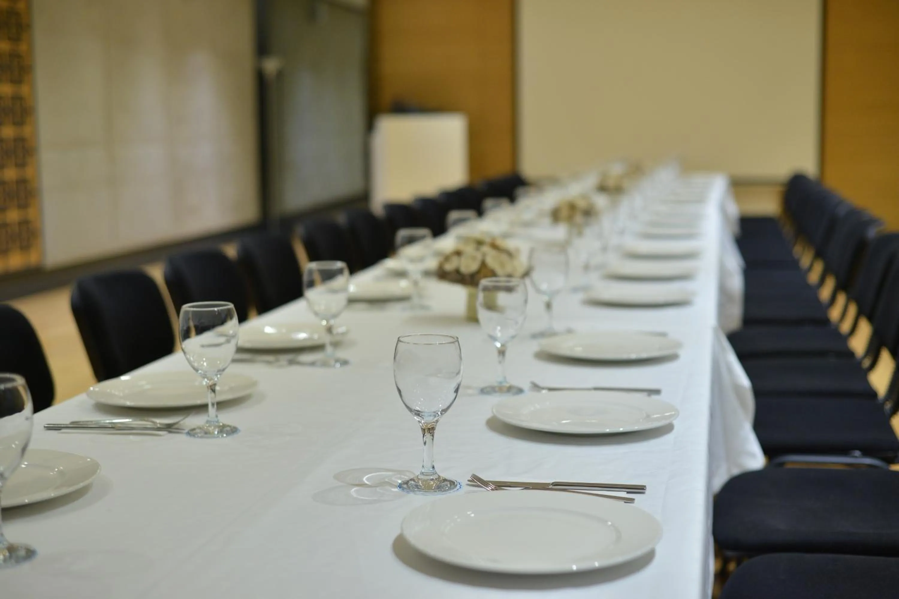 Business facilities in Wes Hotel