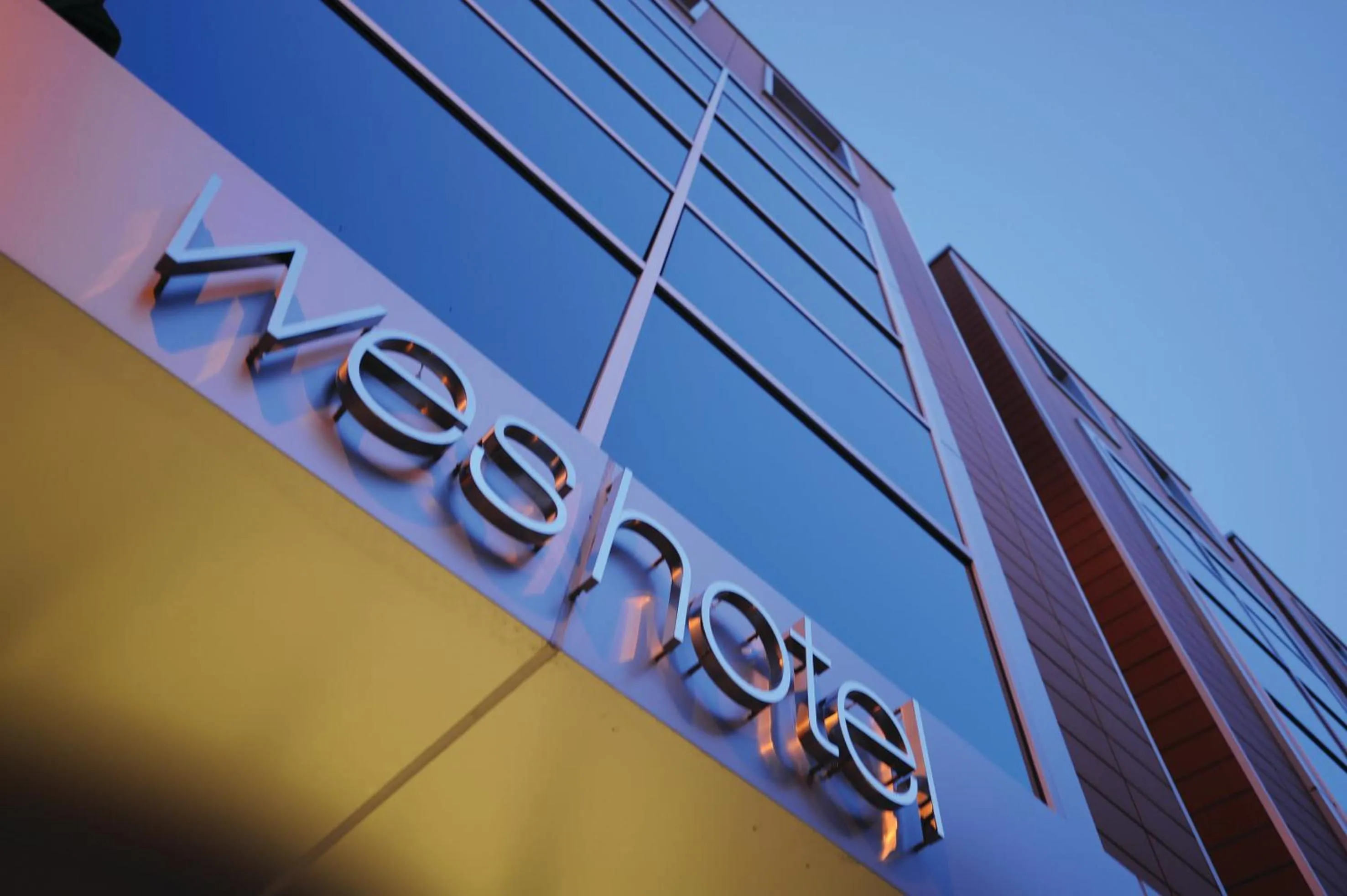 Facade/entrance in Wes Hotel