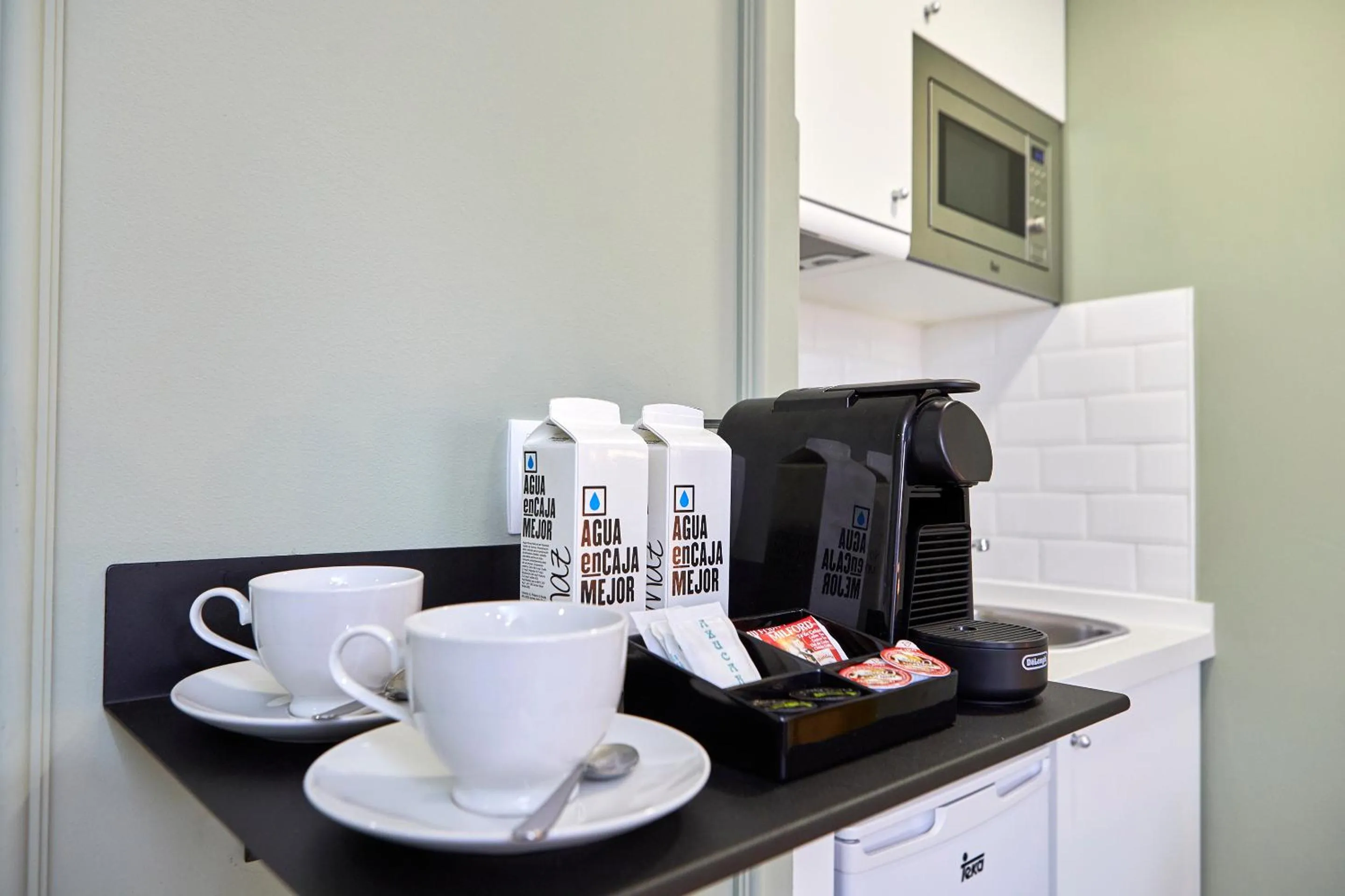 Coffee/tea facilities in L&H La Latina Selection