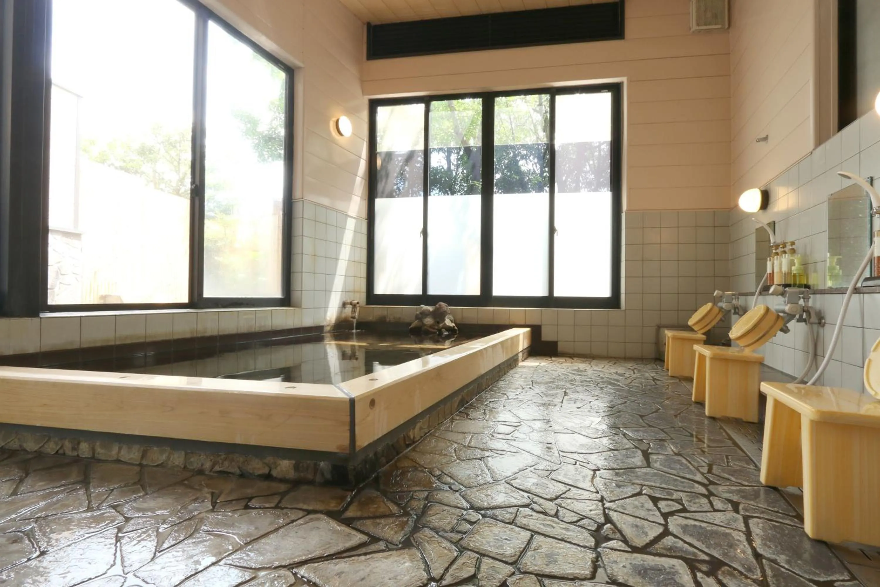 Hot Spring Bath in Yufuin Yamaboushi