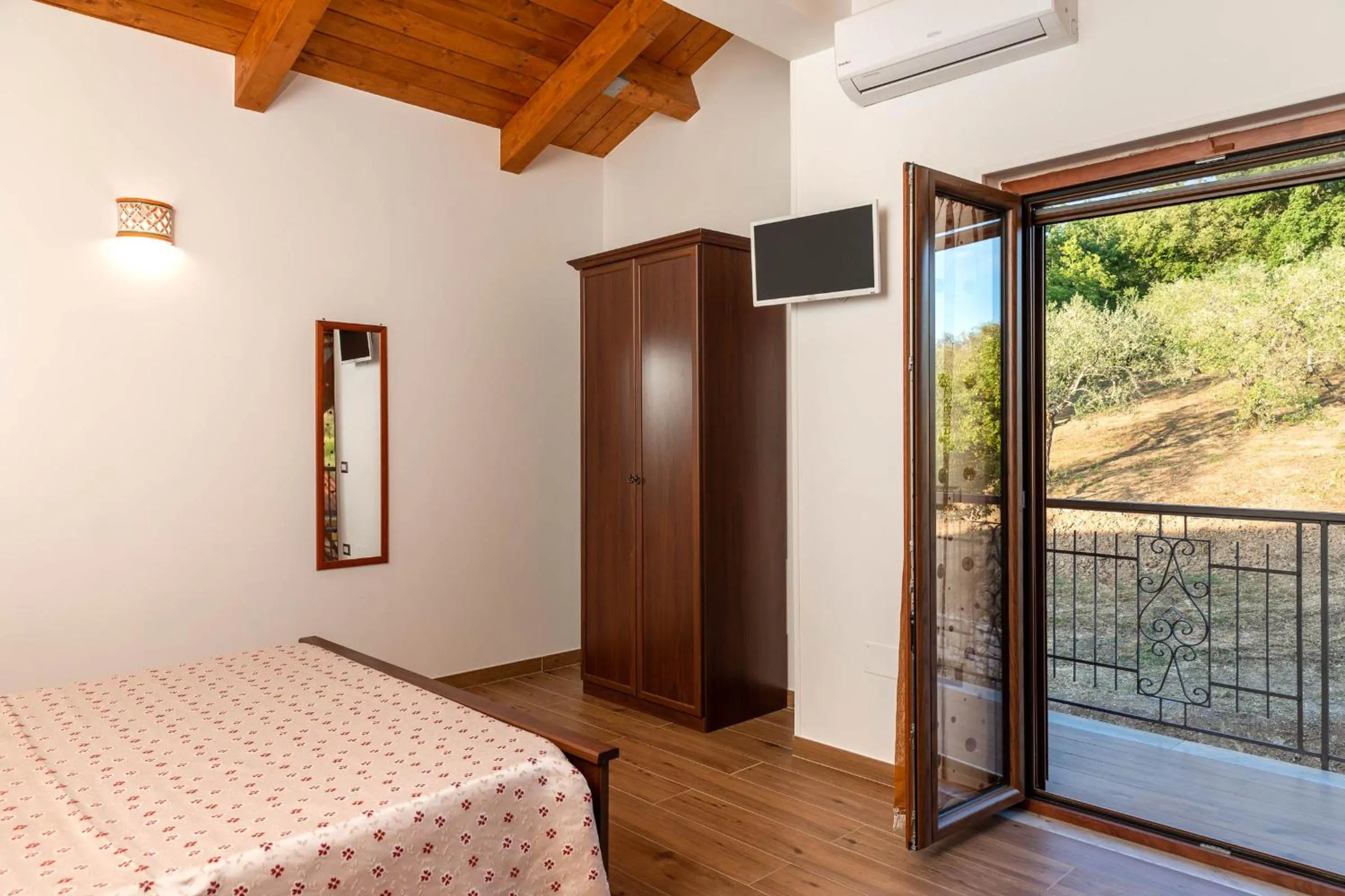 Bedroom, Bed in B&B La Mortella