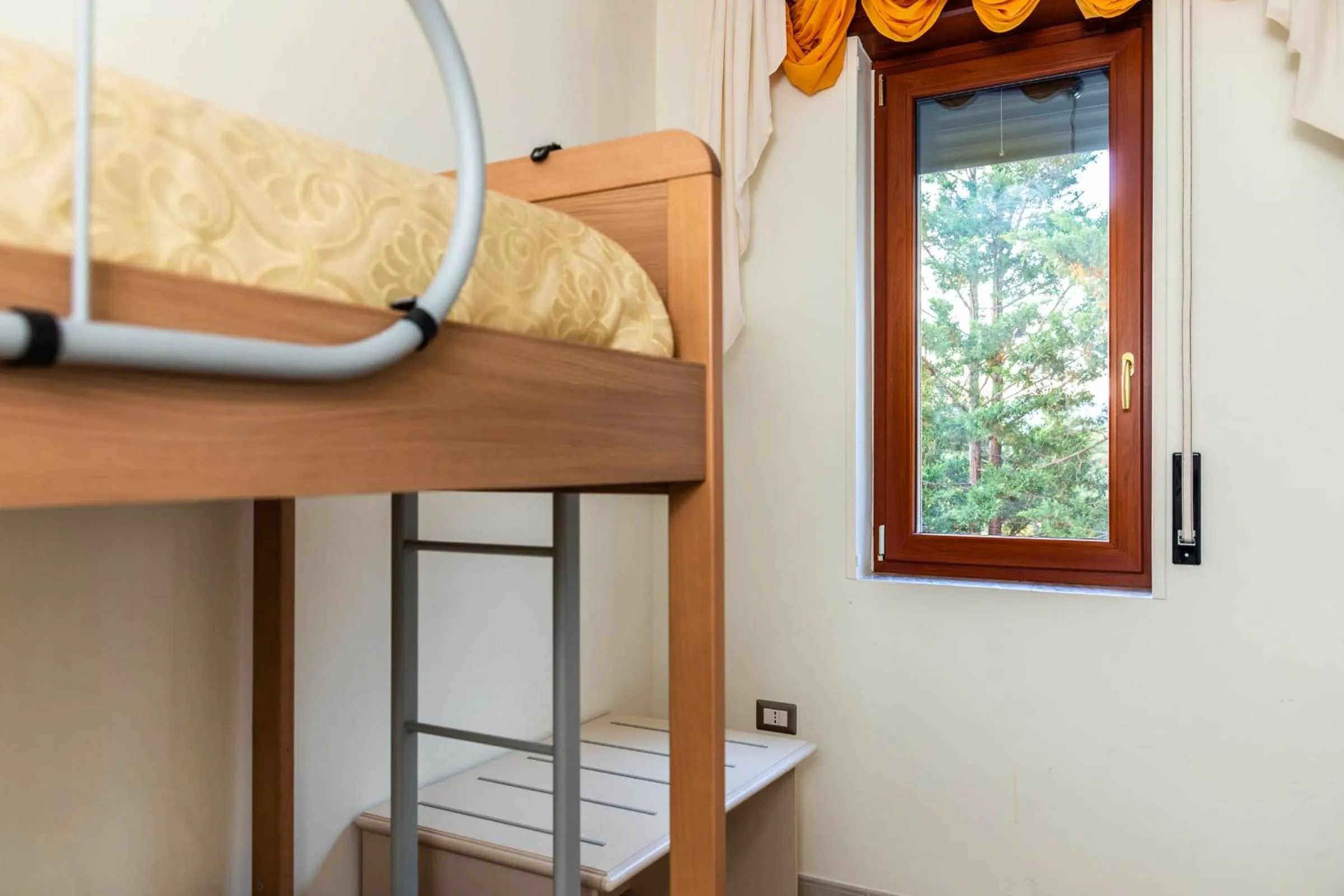 bunk bed in B&B La Mortella