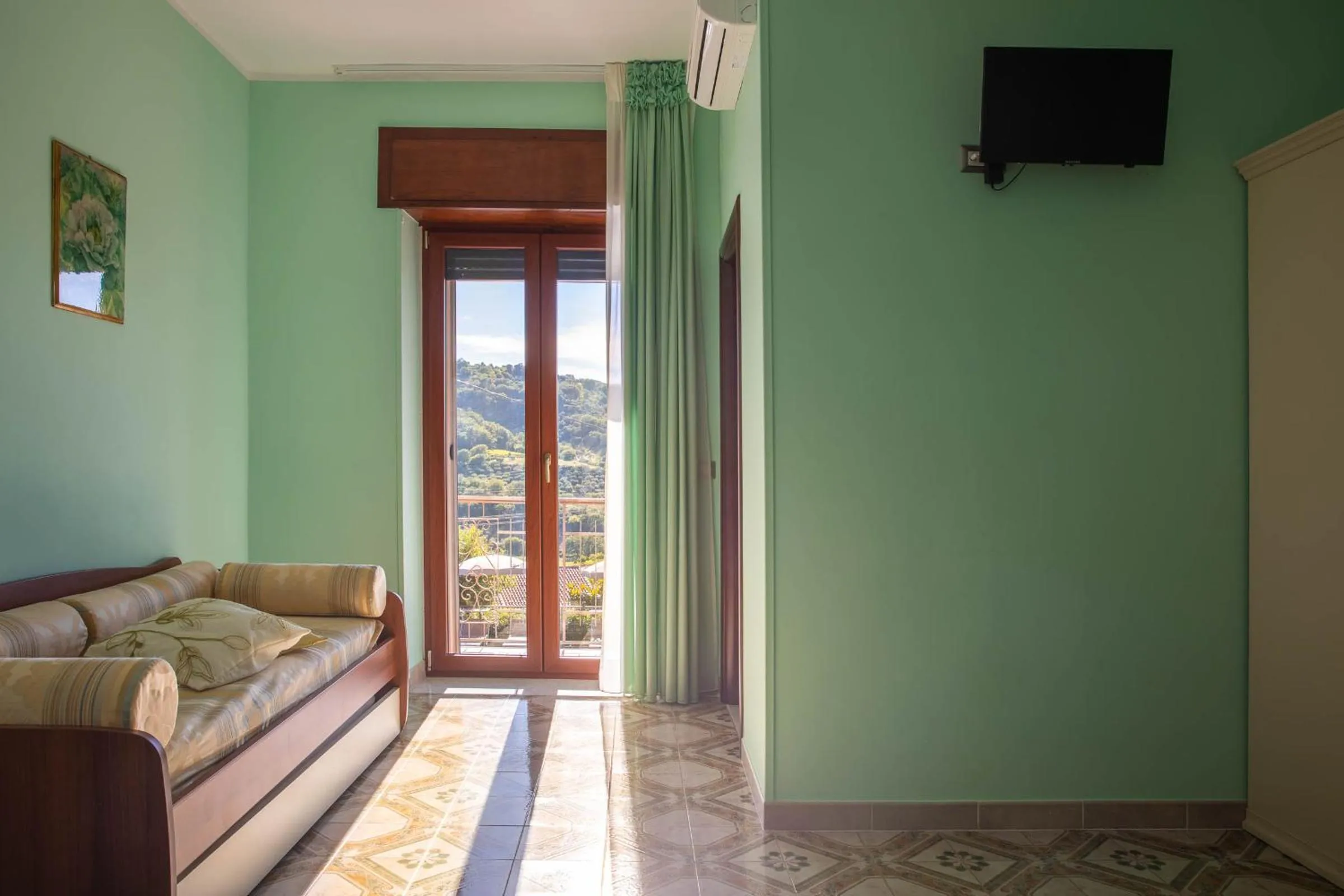 TV and multimedia in B&B La Mortella