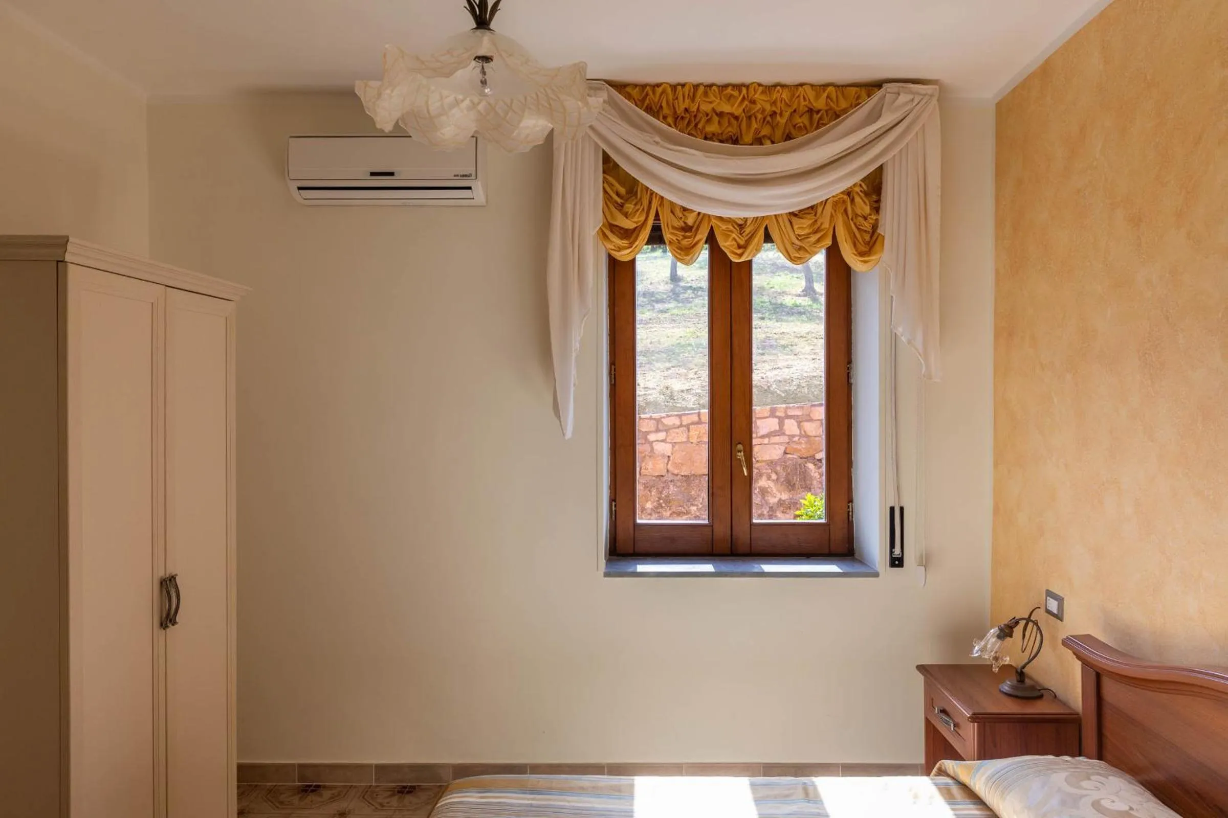 Bedroom, Bed in B&B La Mortella