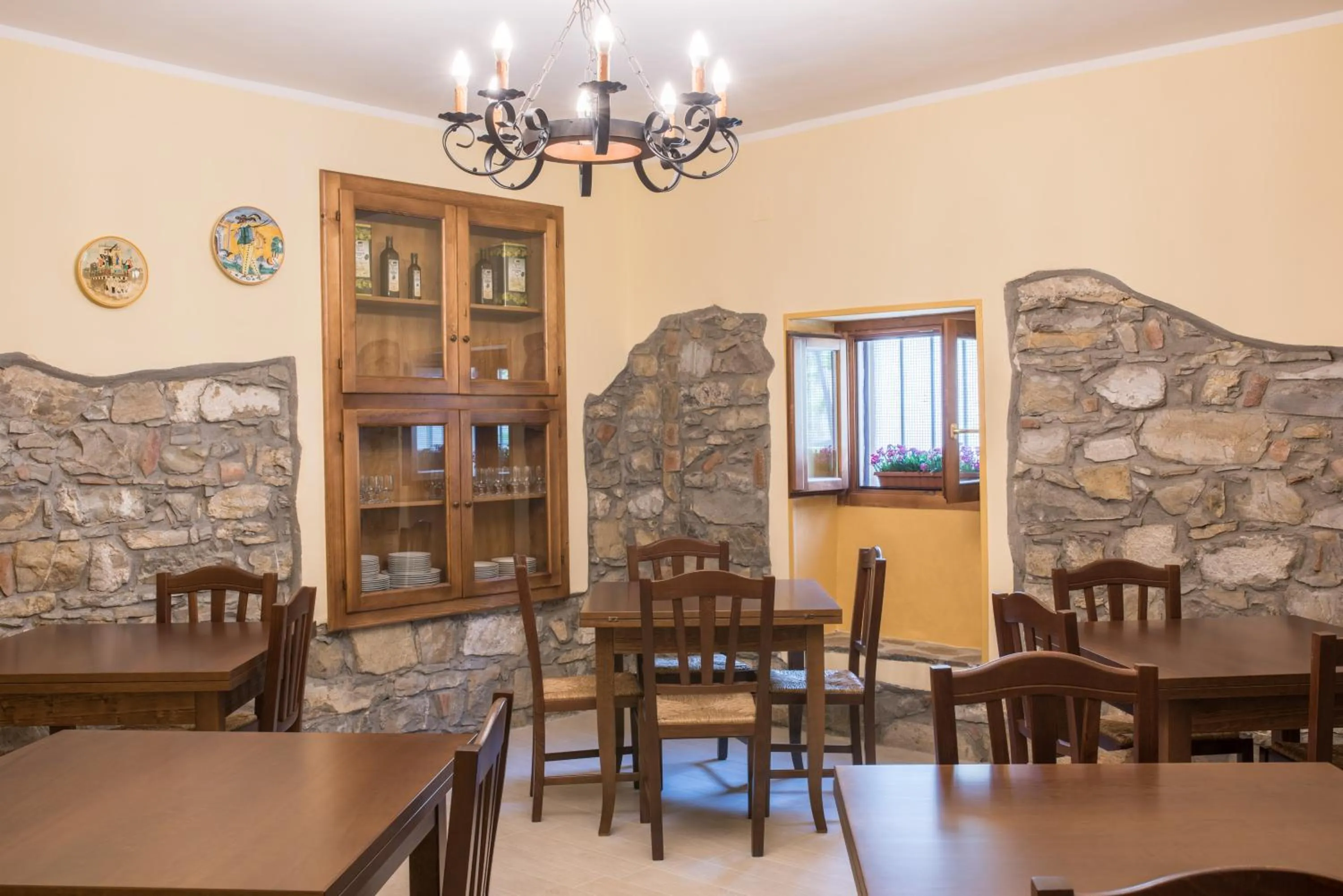 Restaurant/places to eat in B&B La Mortella