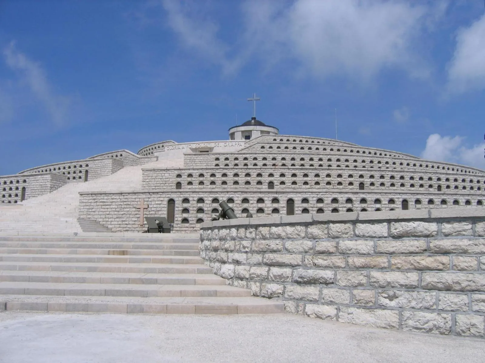 Property building in Hotel Victoria