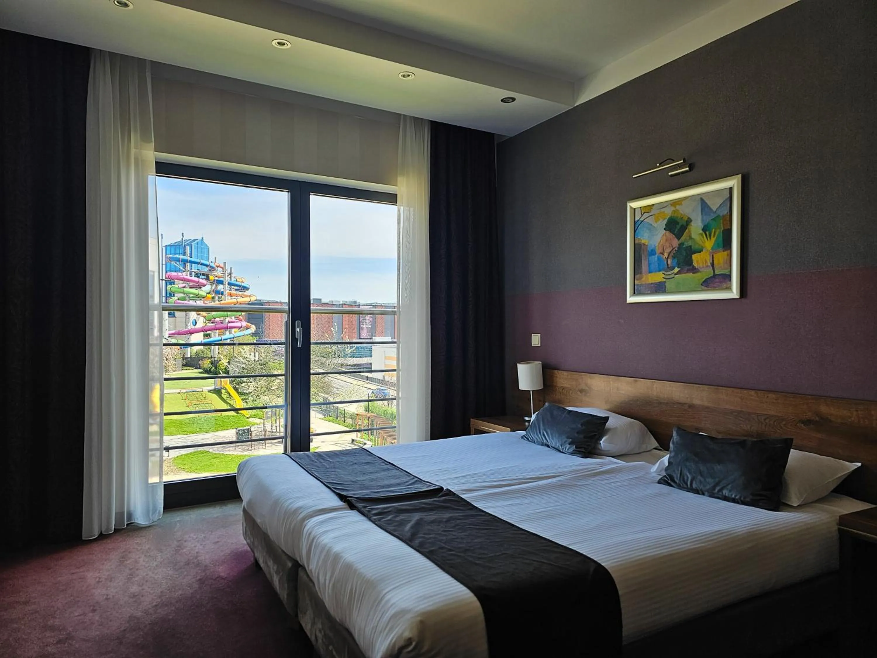 View (from property/room), Bed in Hotel Swing