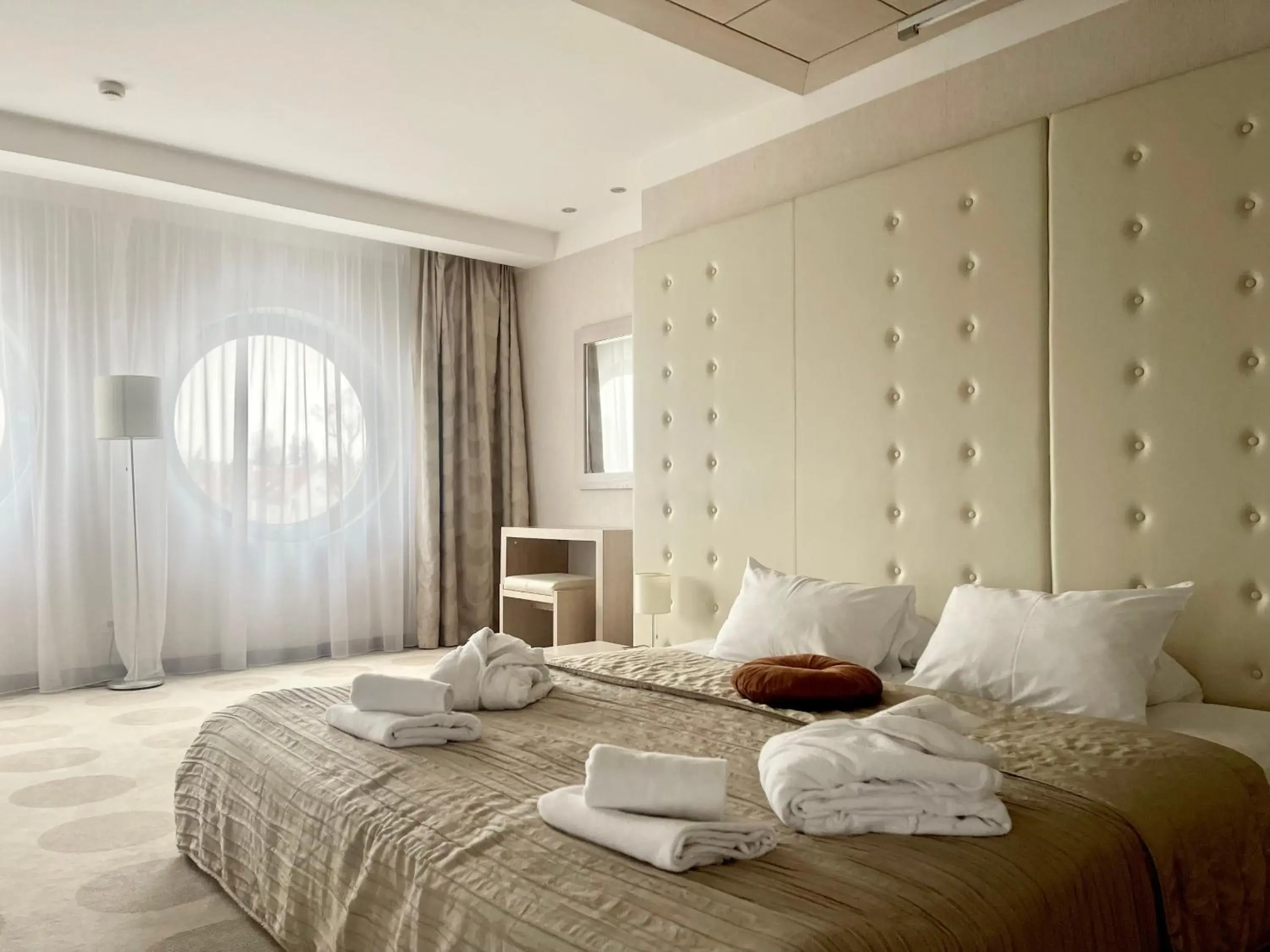 Bed in Hotel Swing Bed in Hotel Swing