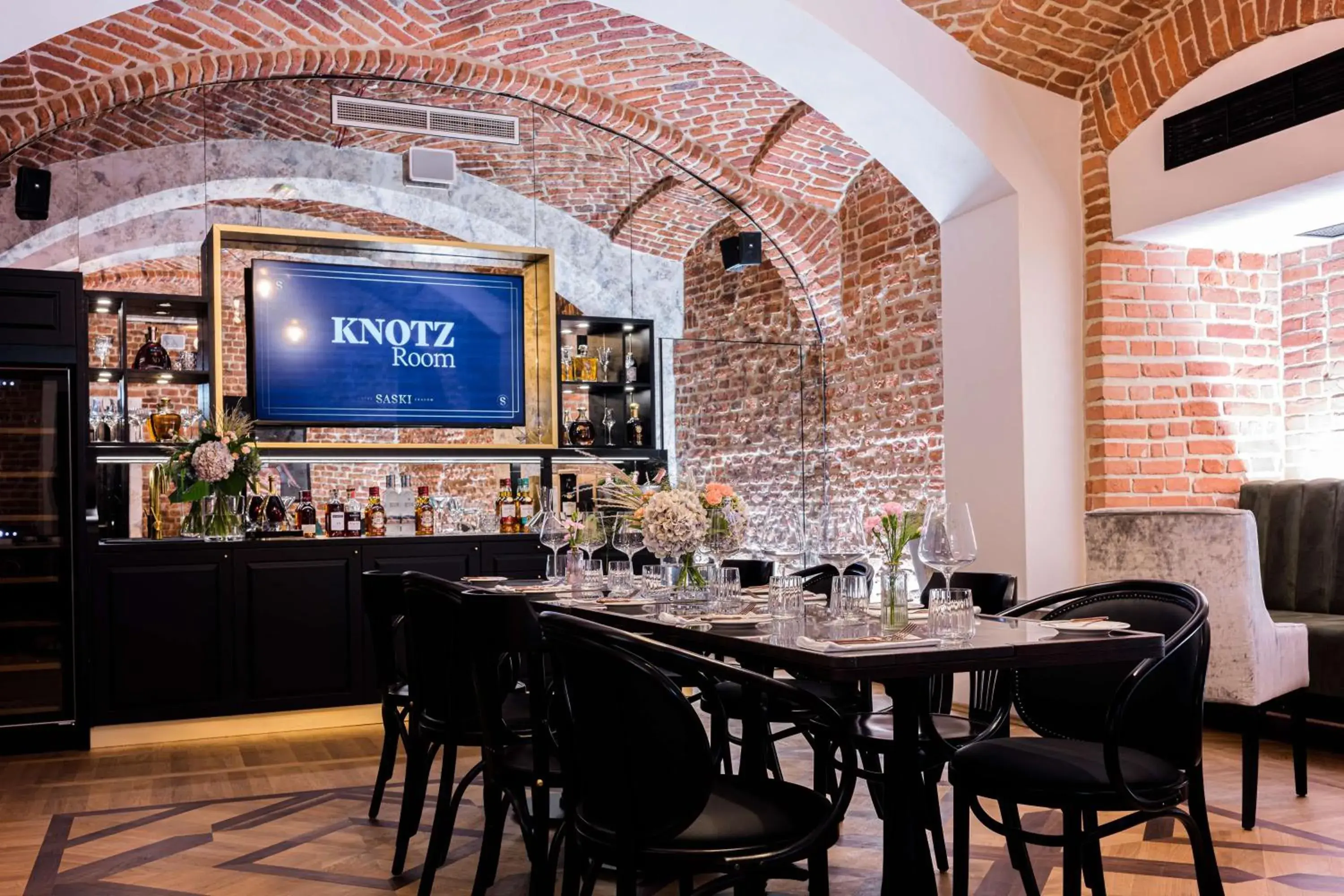 Restaurant/places to eat in Hotel Saski Krakow Curio Collection by Hilton Restaurant/places to eat in Hotel Saski Krakow Curio Collection by Hilton