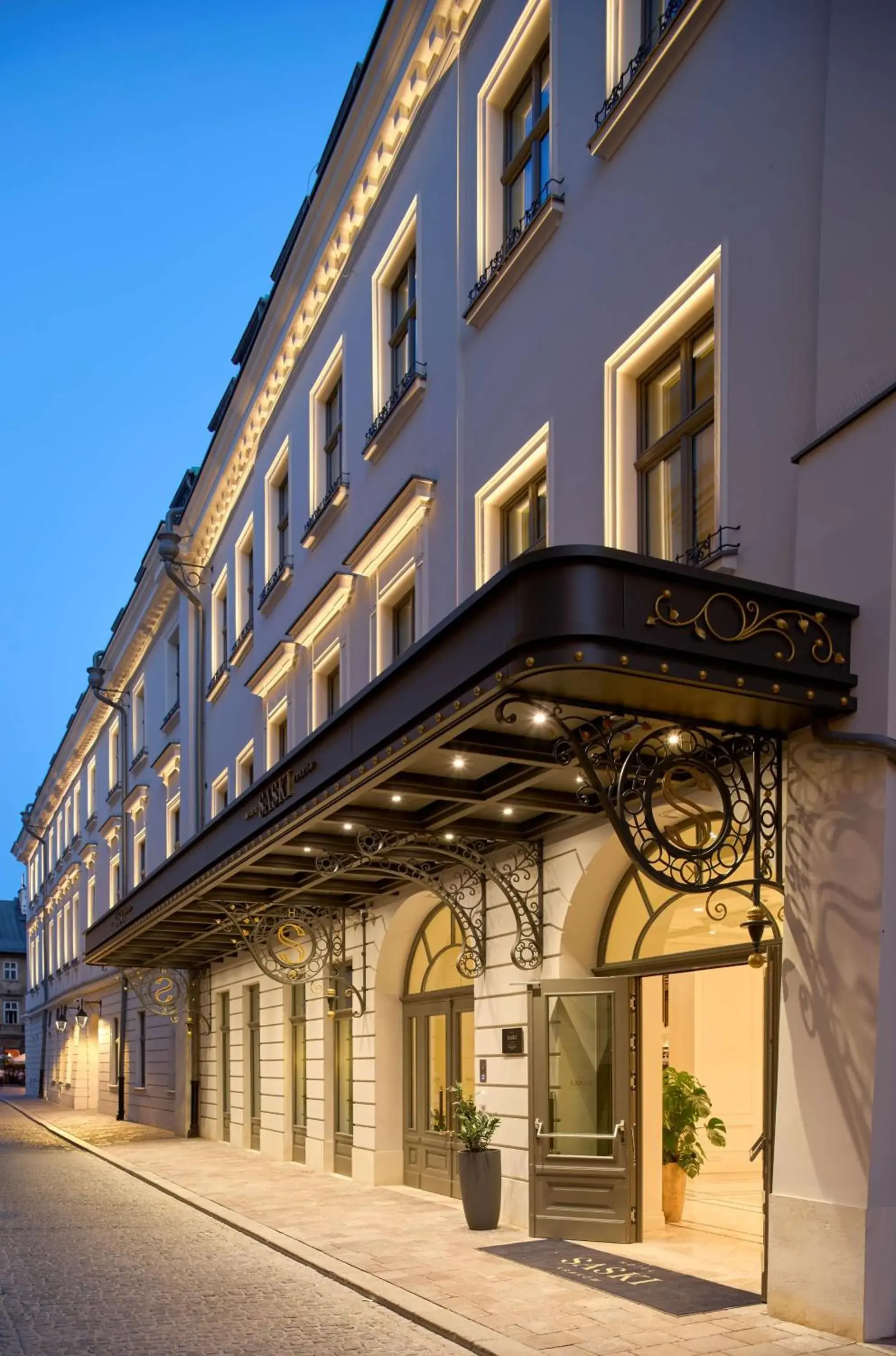 Property building in Hotel Saski Krakow Curio Collection by Hilton Property building in Hotel Saski Krakow Curio Collection by Hilton