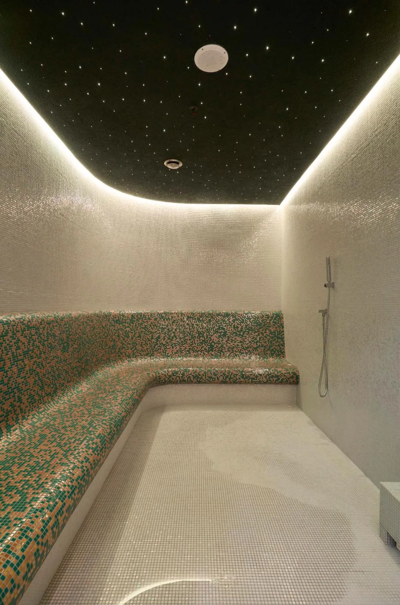 Spa and wellness centre/facilities in Hotel Saski Krakow Curio Collection by Hilton