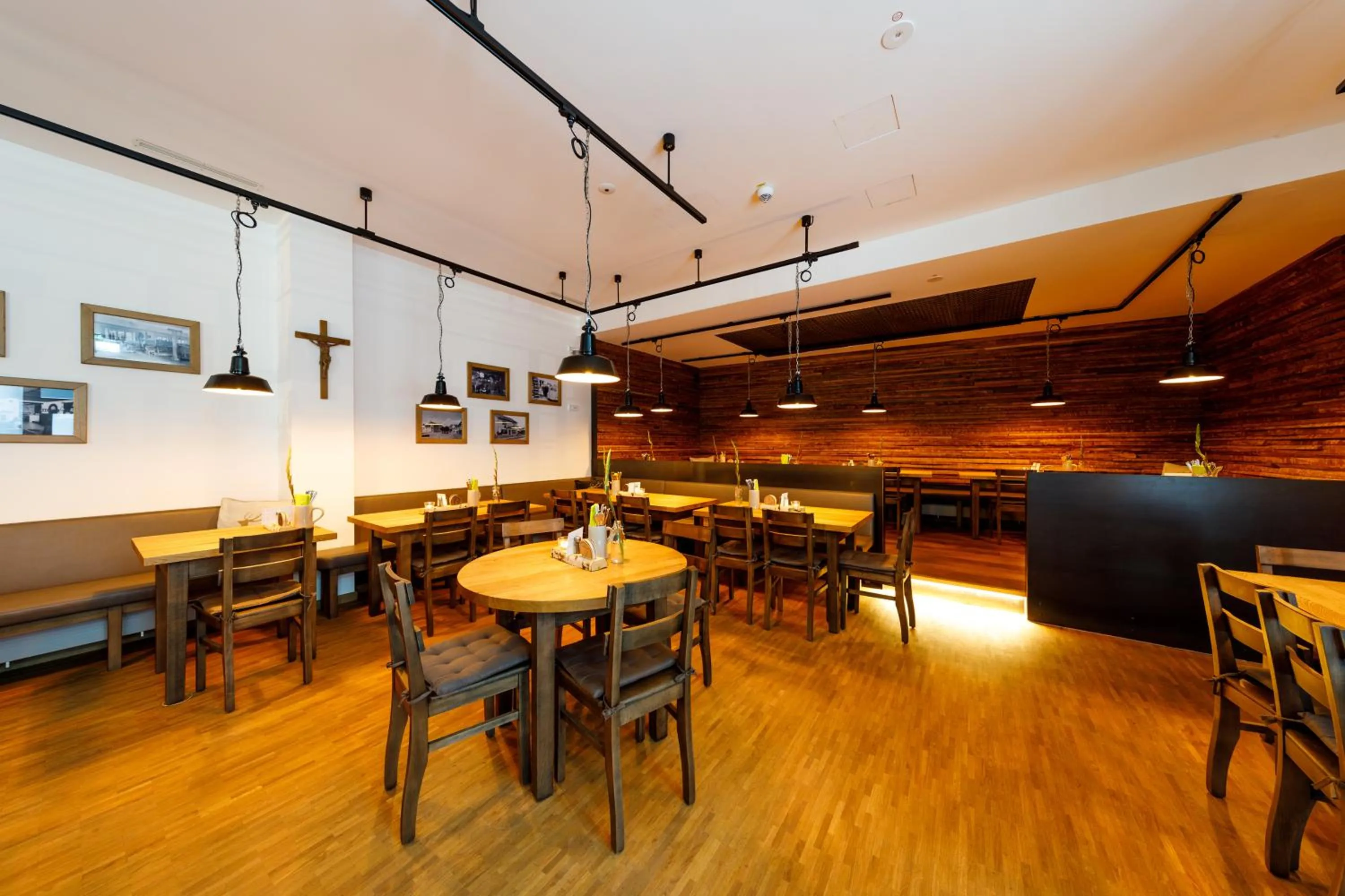 Restaurant/places to eat in mk | hotel münchen city