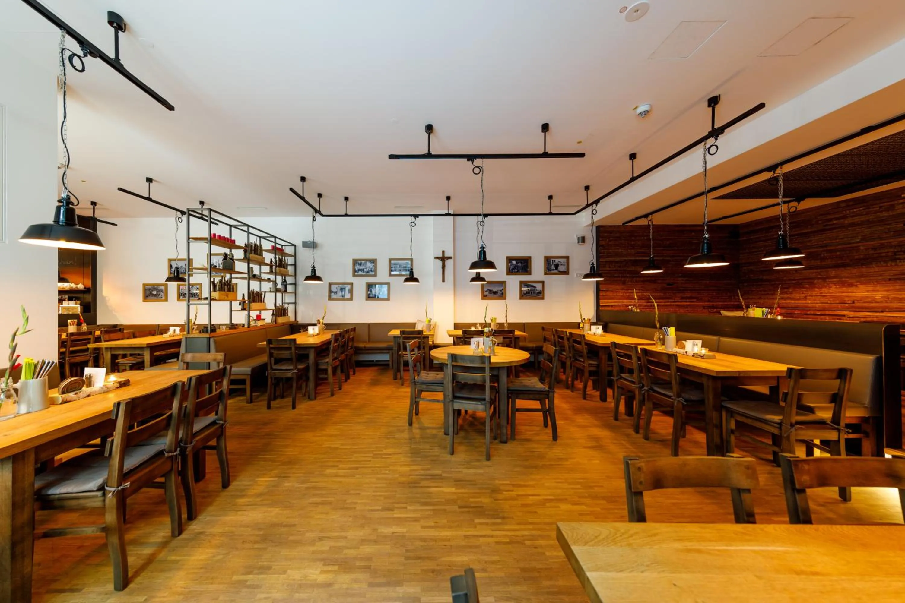 Restaurant/places to eat in mk | hotel münchen city