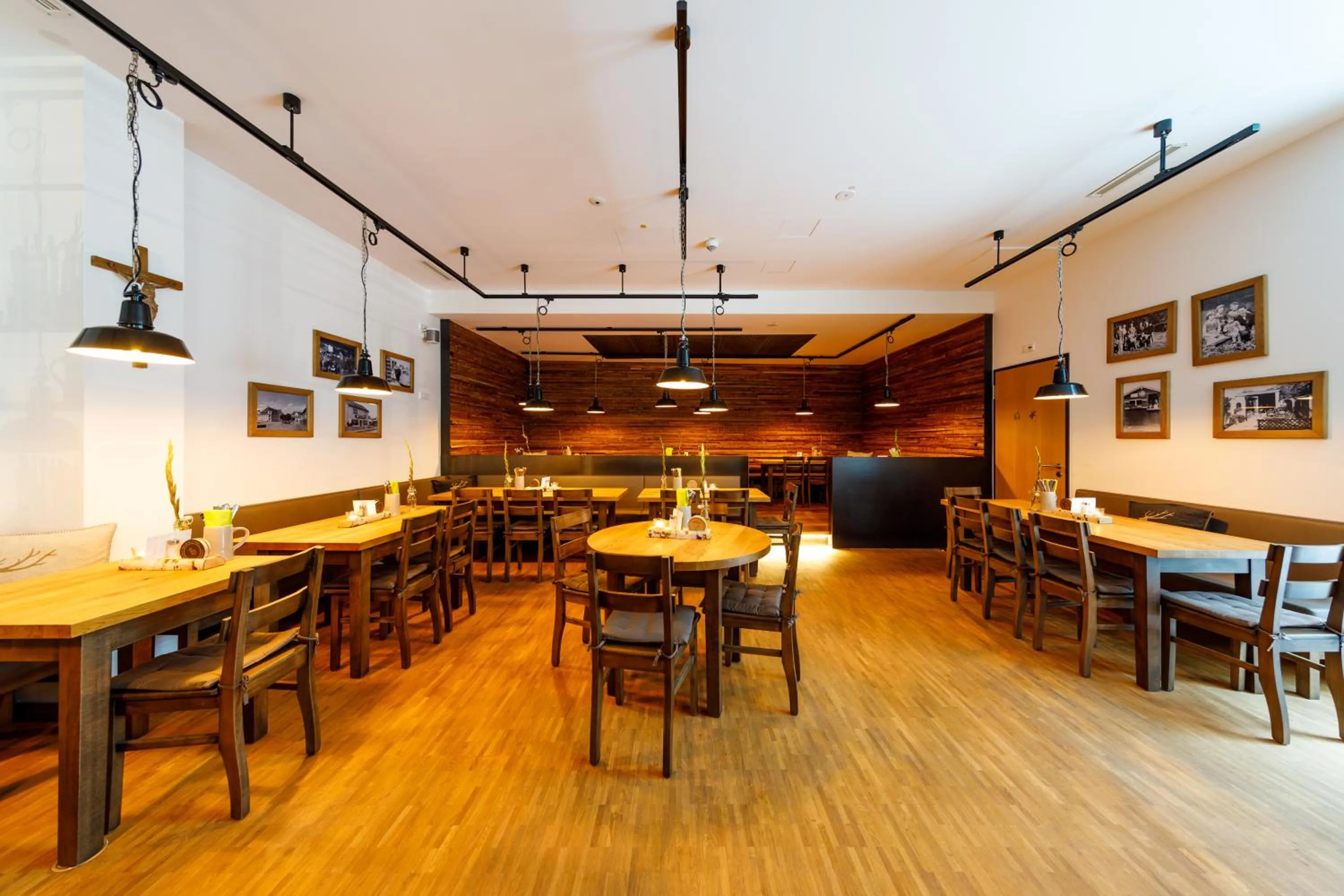 Restaurant/places to eat in mk | hotel münchen city