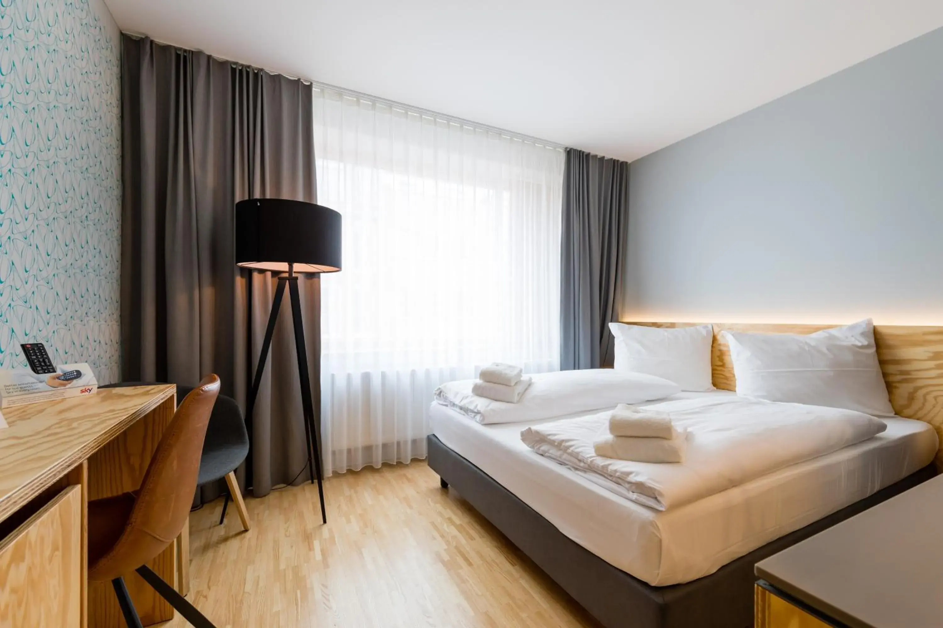 Queen Room with Balcony - single occupancy in mk | hotel münchen city Queen Room with Balcony - single occupancy in mk | hotel münchen city