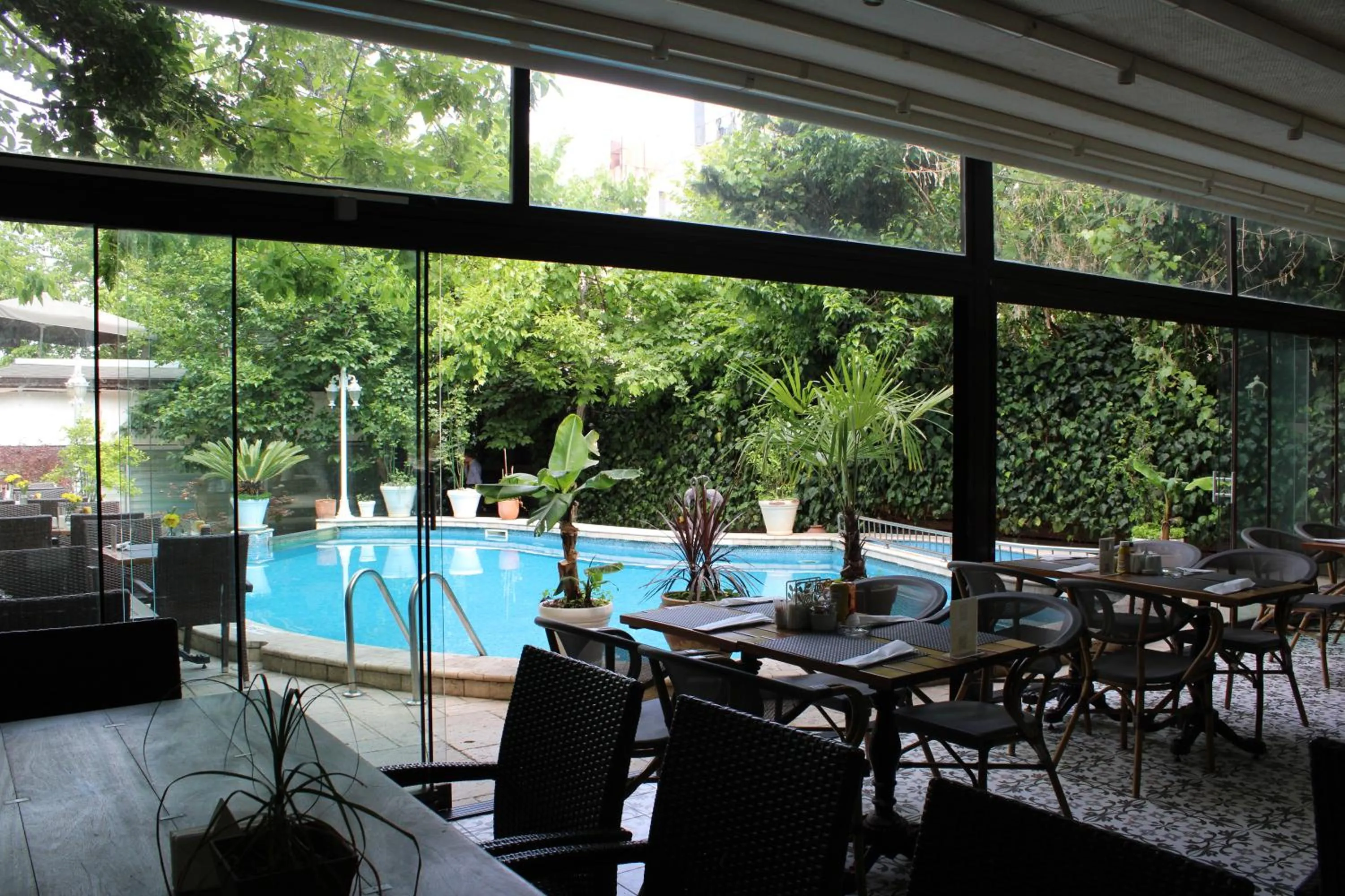 Villa Blanche Hotel SPA & Garden Pool