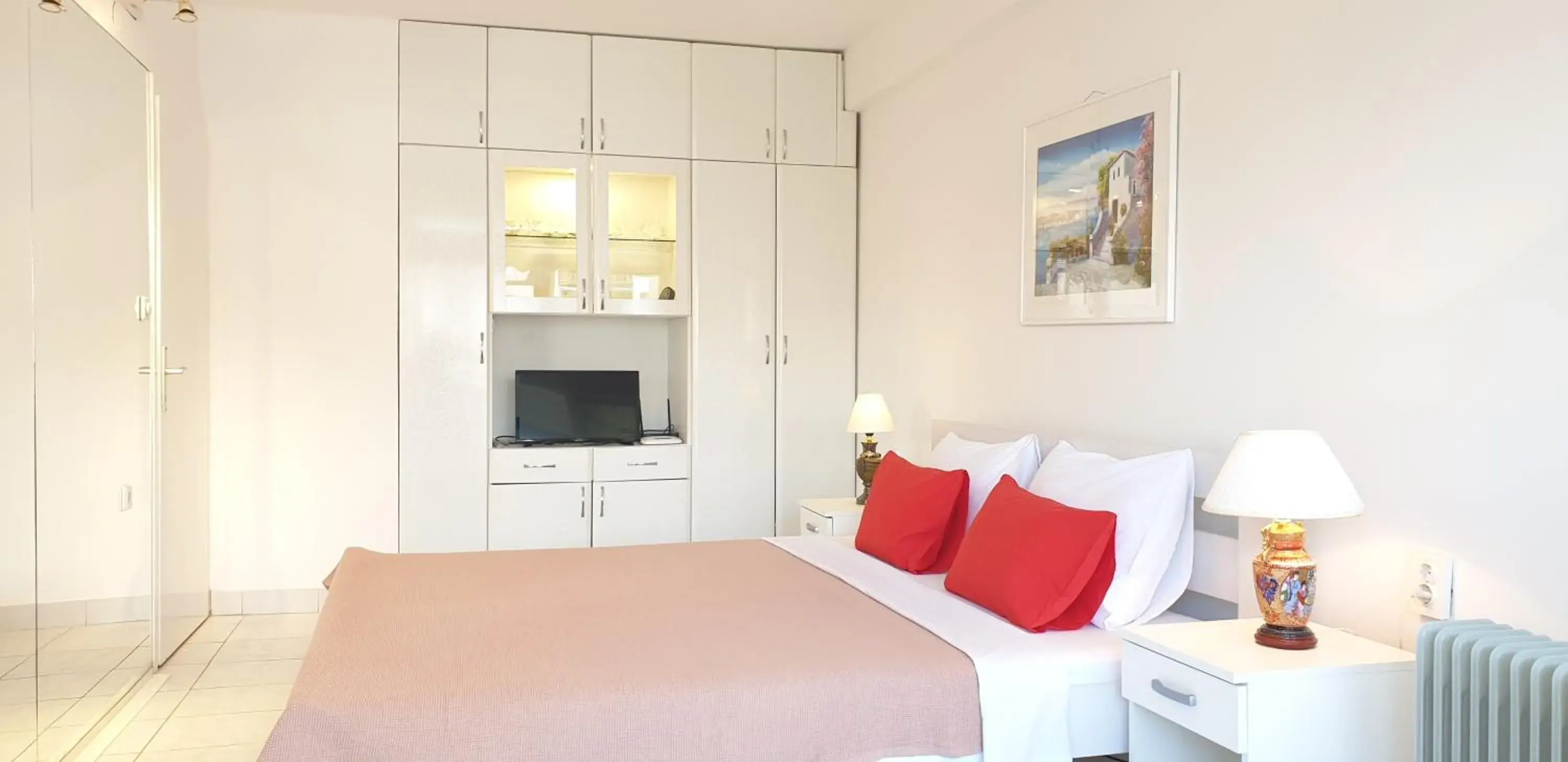 The White Apartment The White Apartment