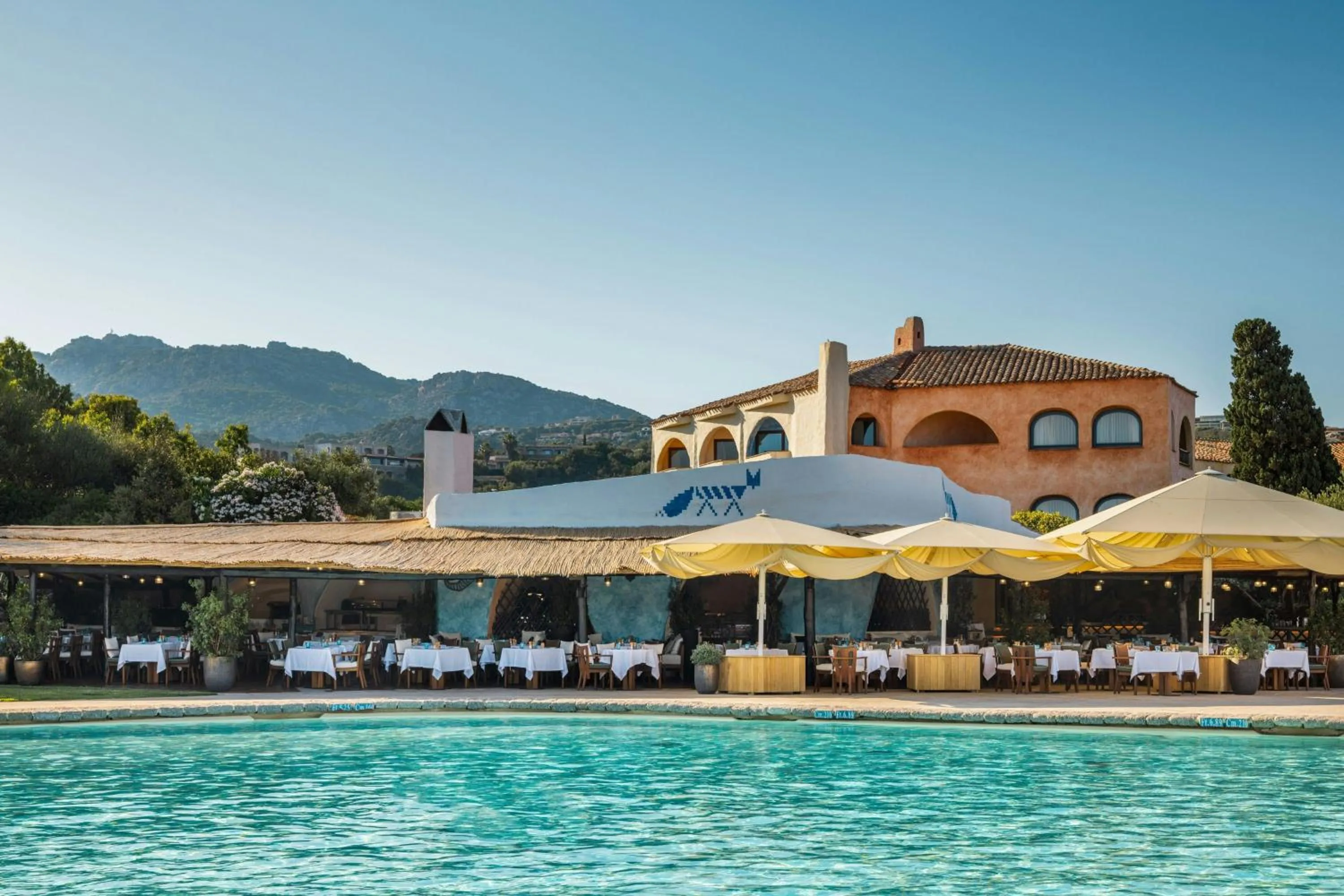 Lounge or bar in Hotel Cala di Volpe, a Luxury Collection Hotel, Costa Smeralda