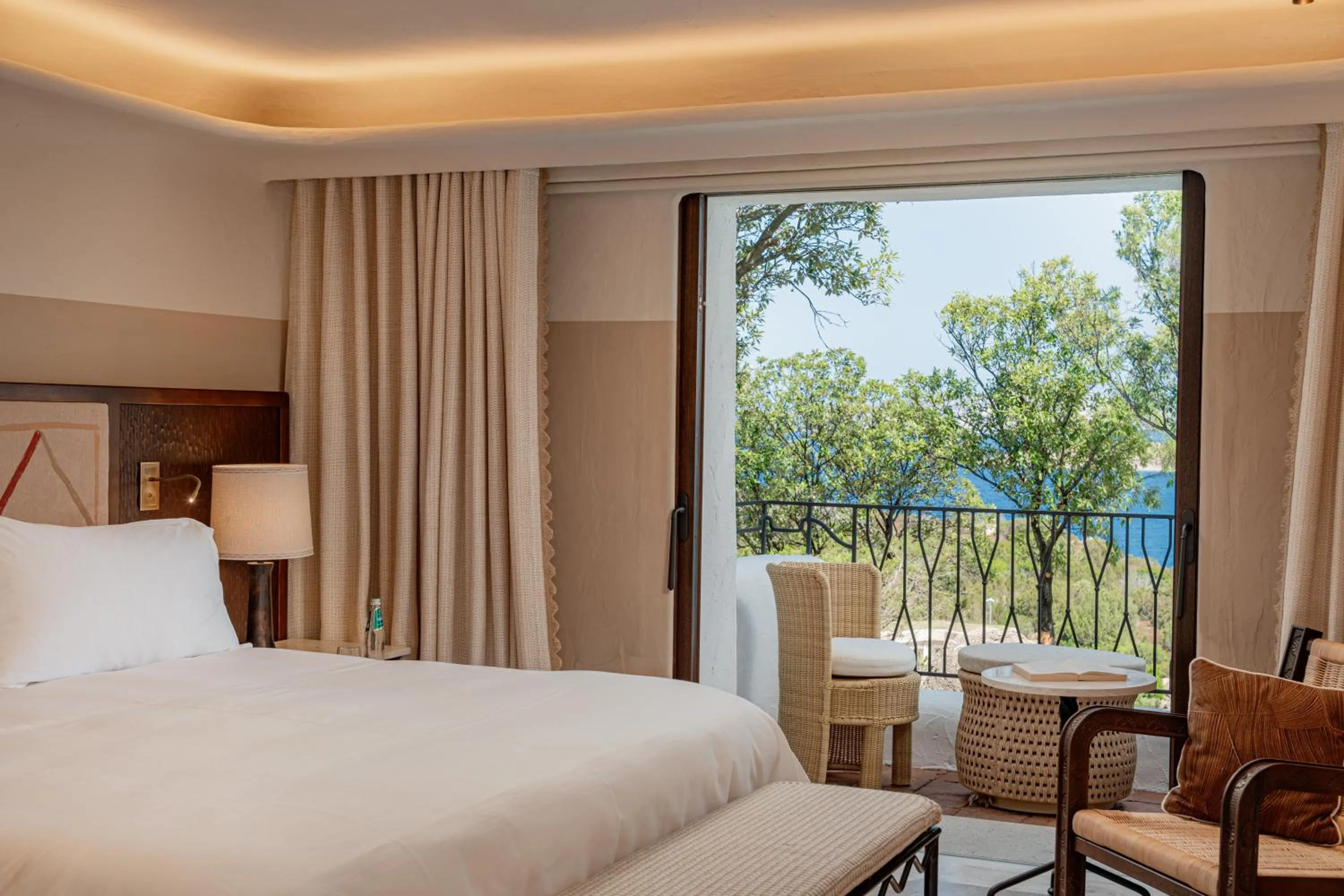 Patio, Bed in Hotel Pitrizza, Costa Smeralda