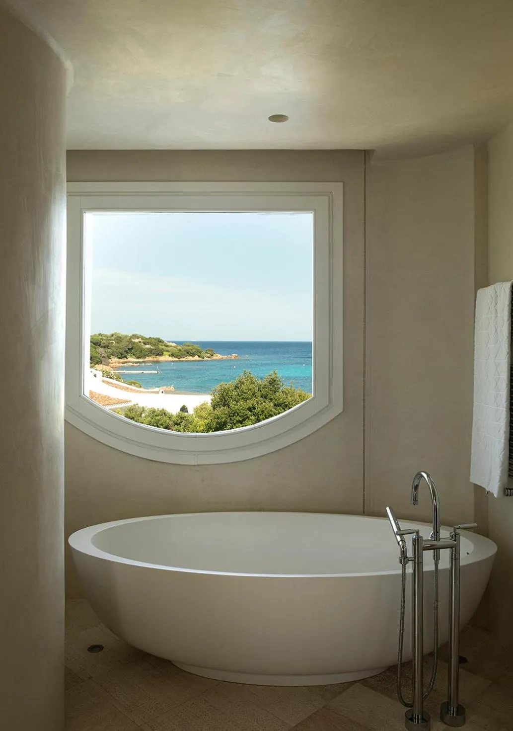 Bath in Romazzino, A Belmond Hotel, Costa Smeralda