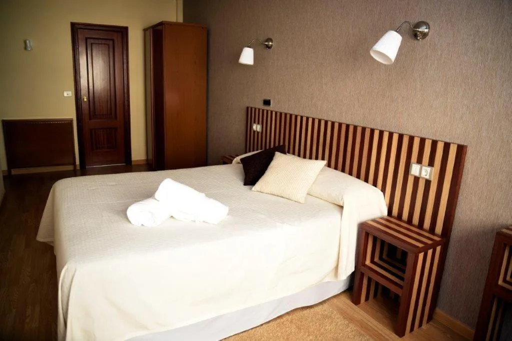 Photo of the whole room, Bed in Hotel Villa De Ribadeo