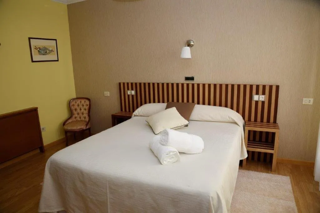 Photo of the whole room, Bed in Hotel Villa De Ribadeo